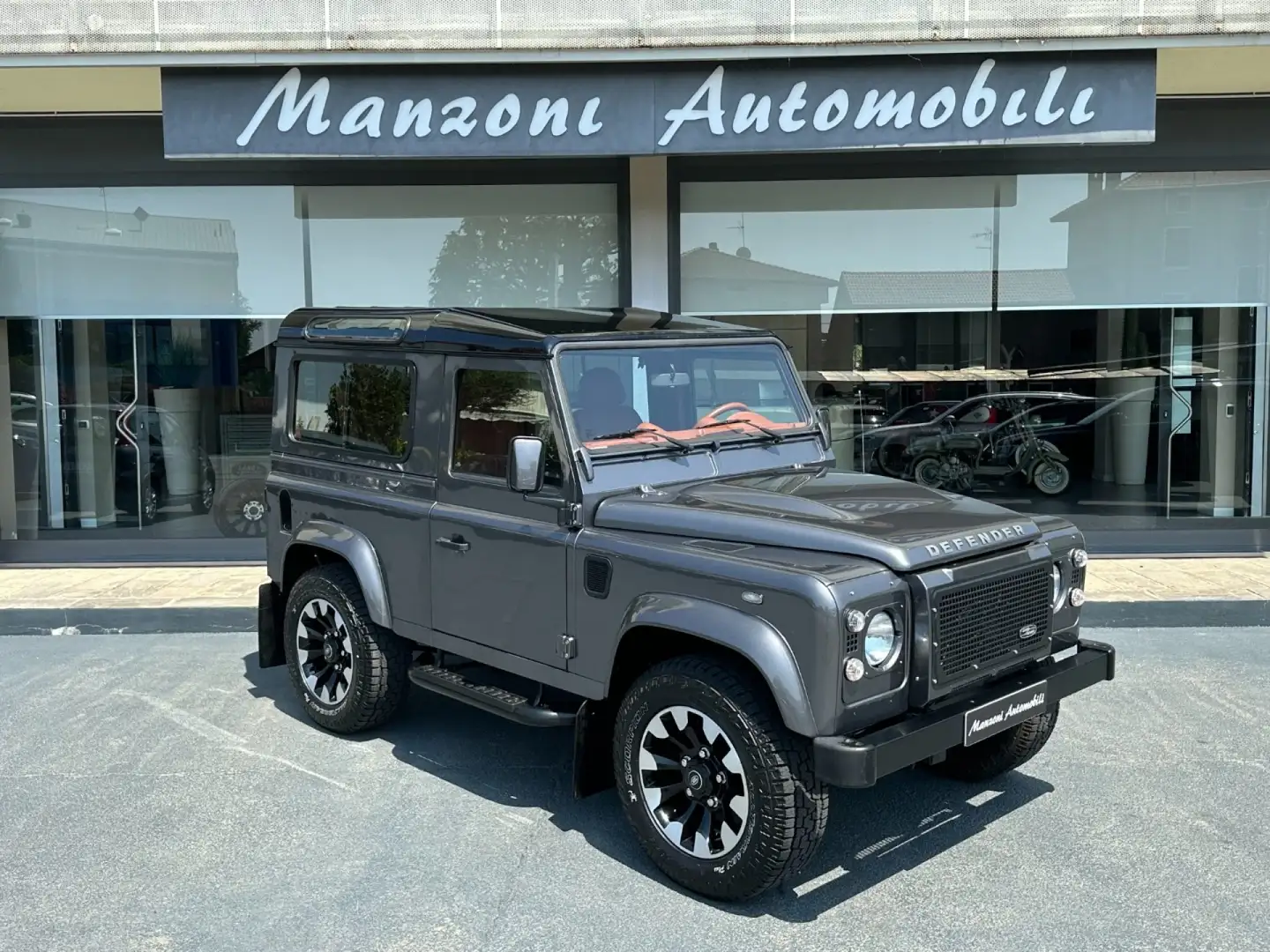 Land Rover Defender 90 2.2 TD4 Station Wagon SE NEOPATENTATI Gris - 1