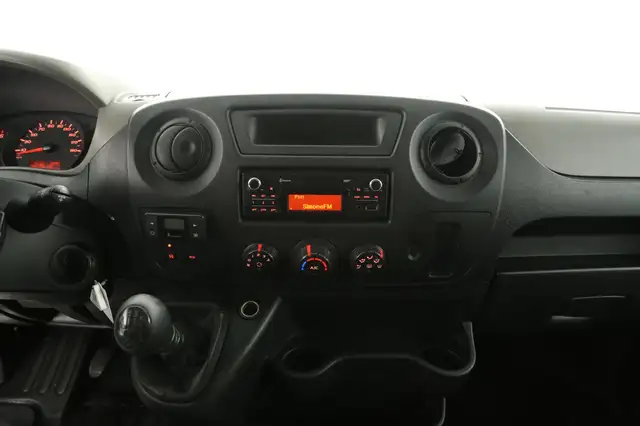 Renault Master view 11