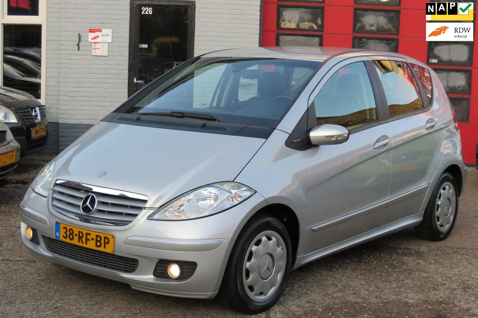 Mercedes-Benz A 170 Elegance , AUTOMAAT , LEDER . Grijs - 1