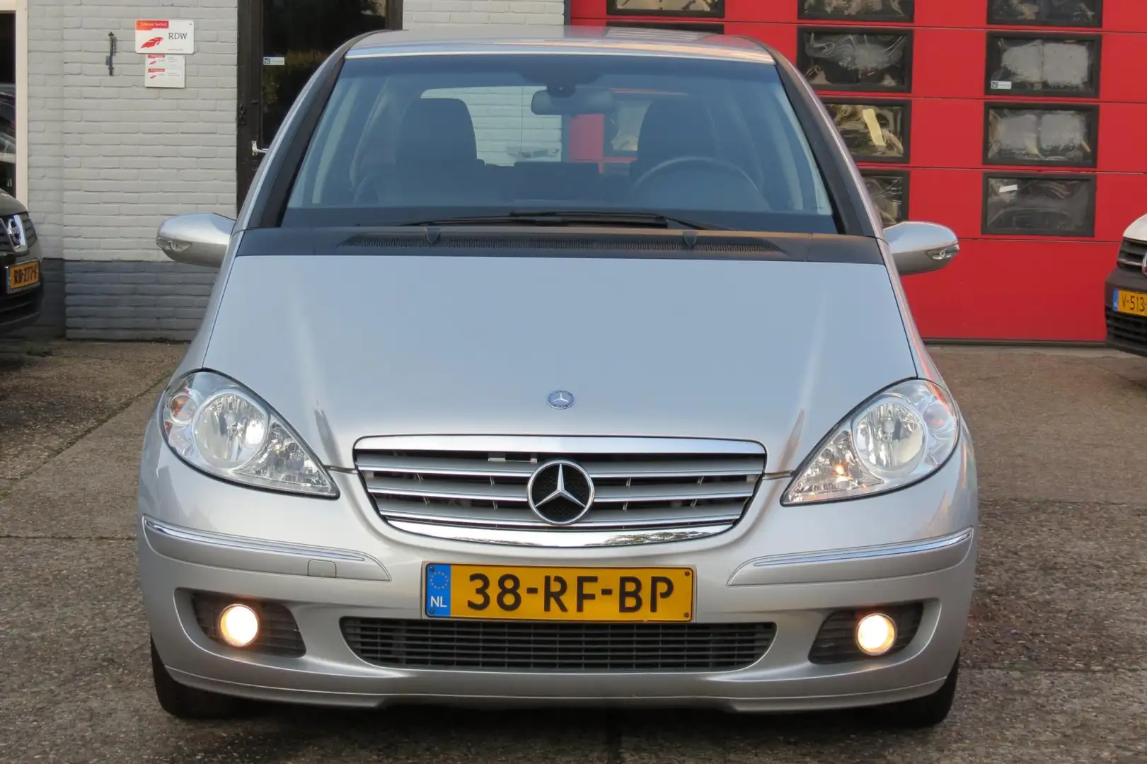 Mercedes-Benz A 170 Elegance , AUTOMAAT , LEDER . Grijs - 2