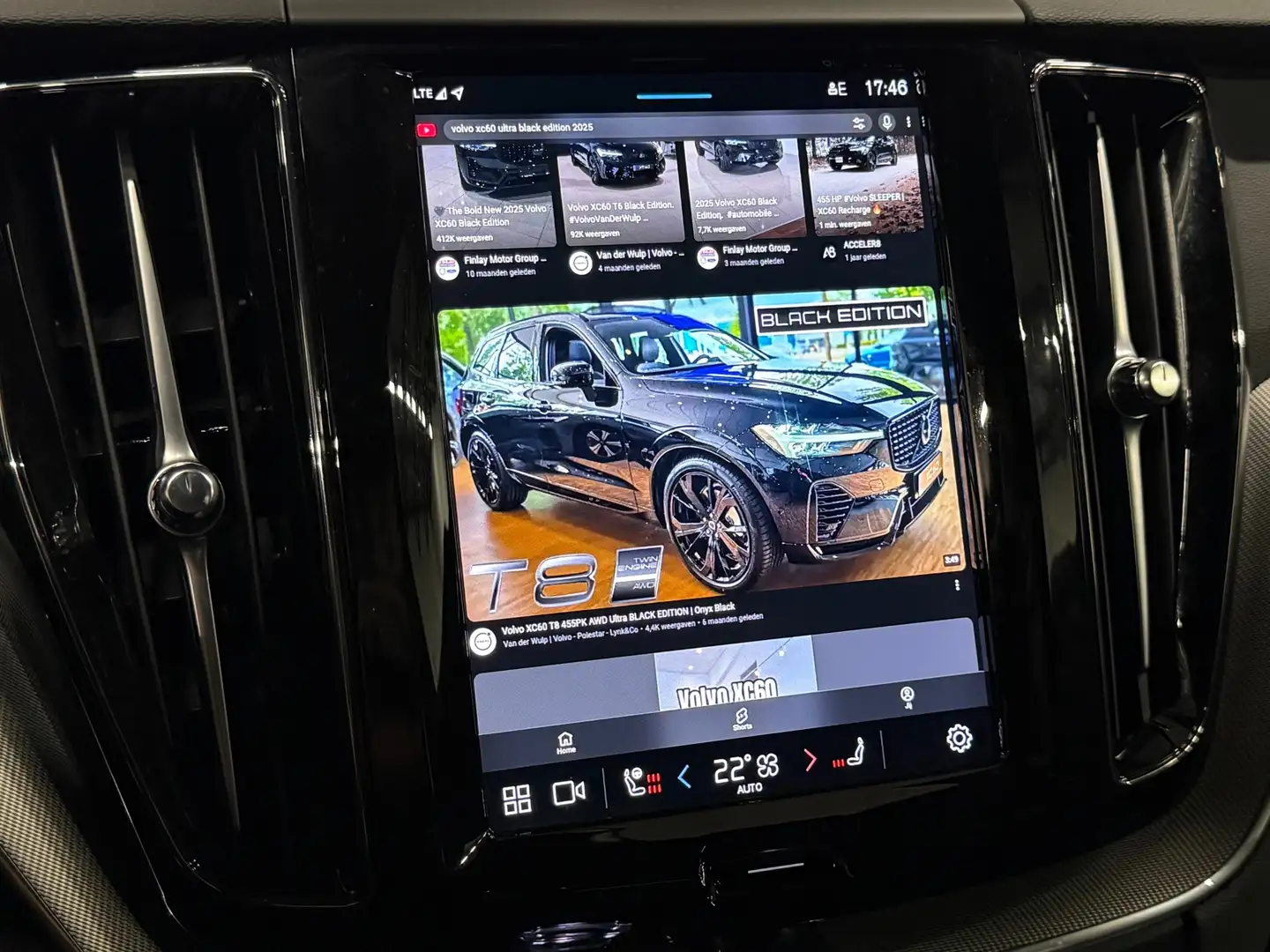 Volvo XC60 2.0 T8 Plug-in hybrid AWD Ultra Dark Pano 360 Harm Negro - 2