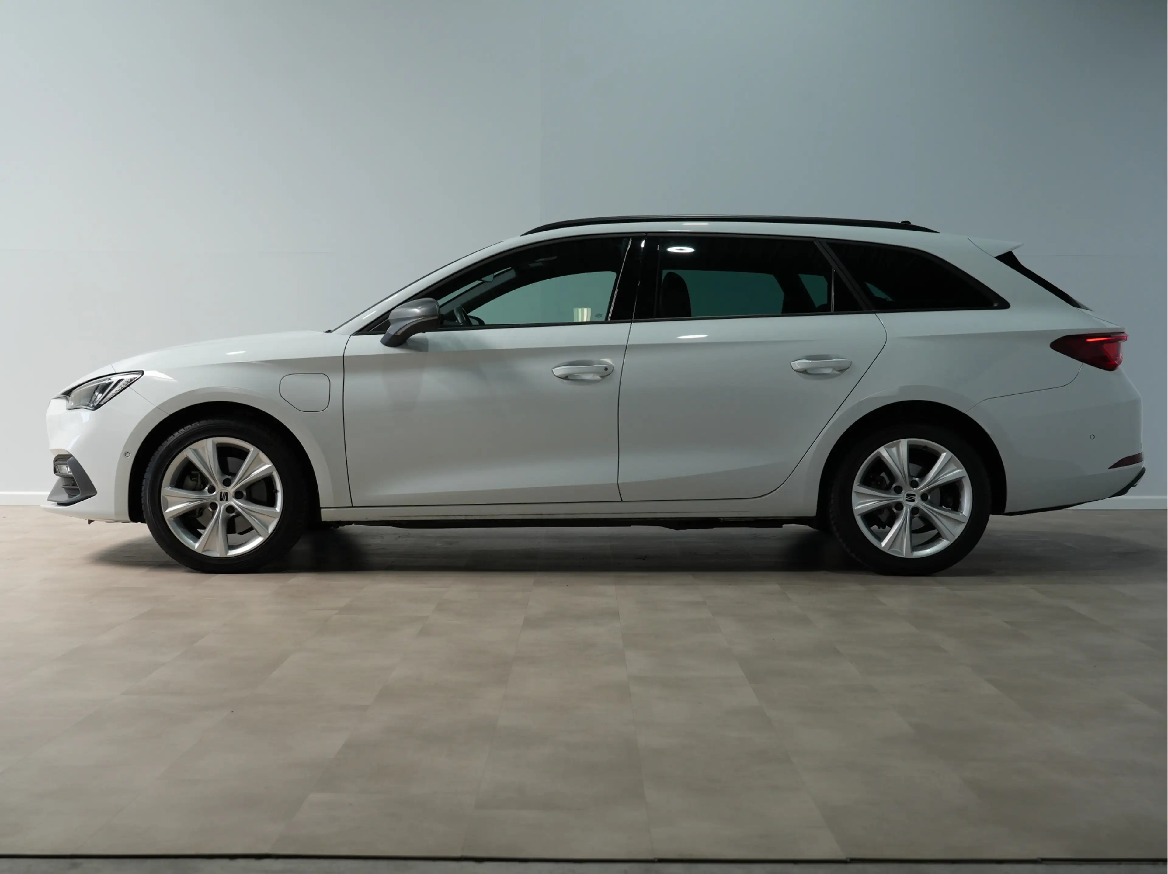 SEAT Leon e-Hybrid Sportstourer 1.4 TSI eHybrid PHEV FR Business Inte — photo 3
