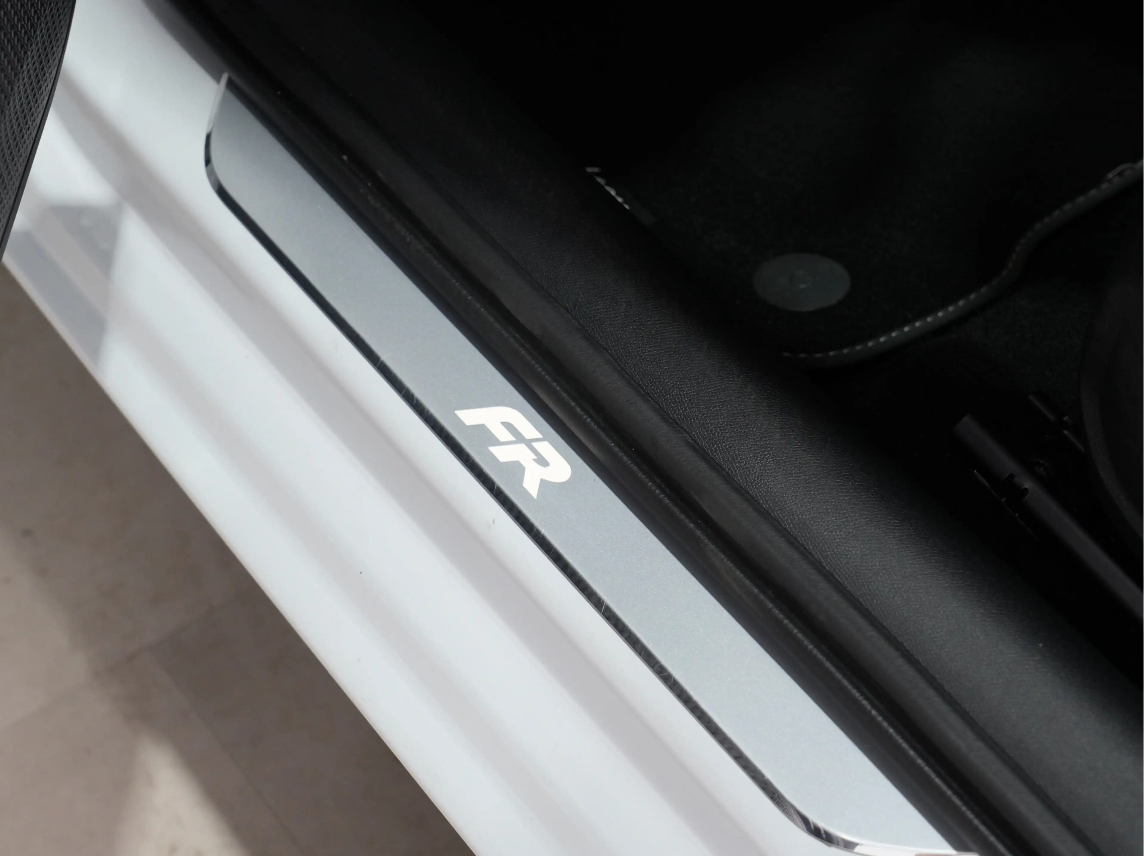 SEAT Leon e-Hybrid Sportstourer 1.4 TSI eHybrid PHEV FR Business Inte — photo 11