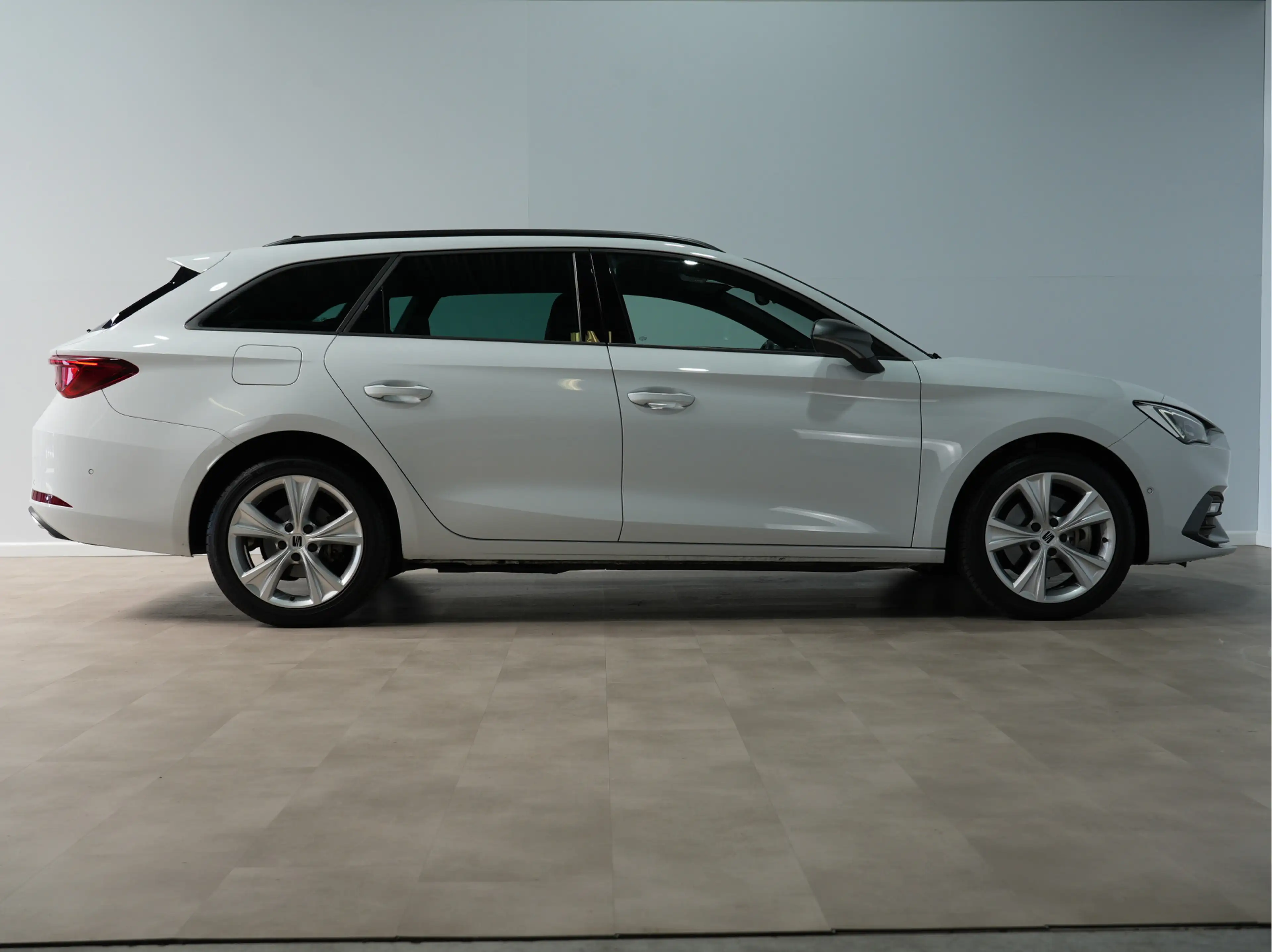 SEAT Leon e-Hybrid Sportstourer 1.4 TSI eHybrid PHEV FR Business Inte — photo 9