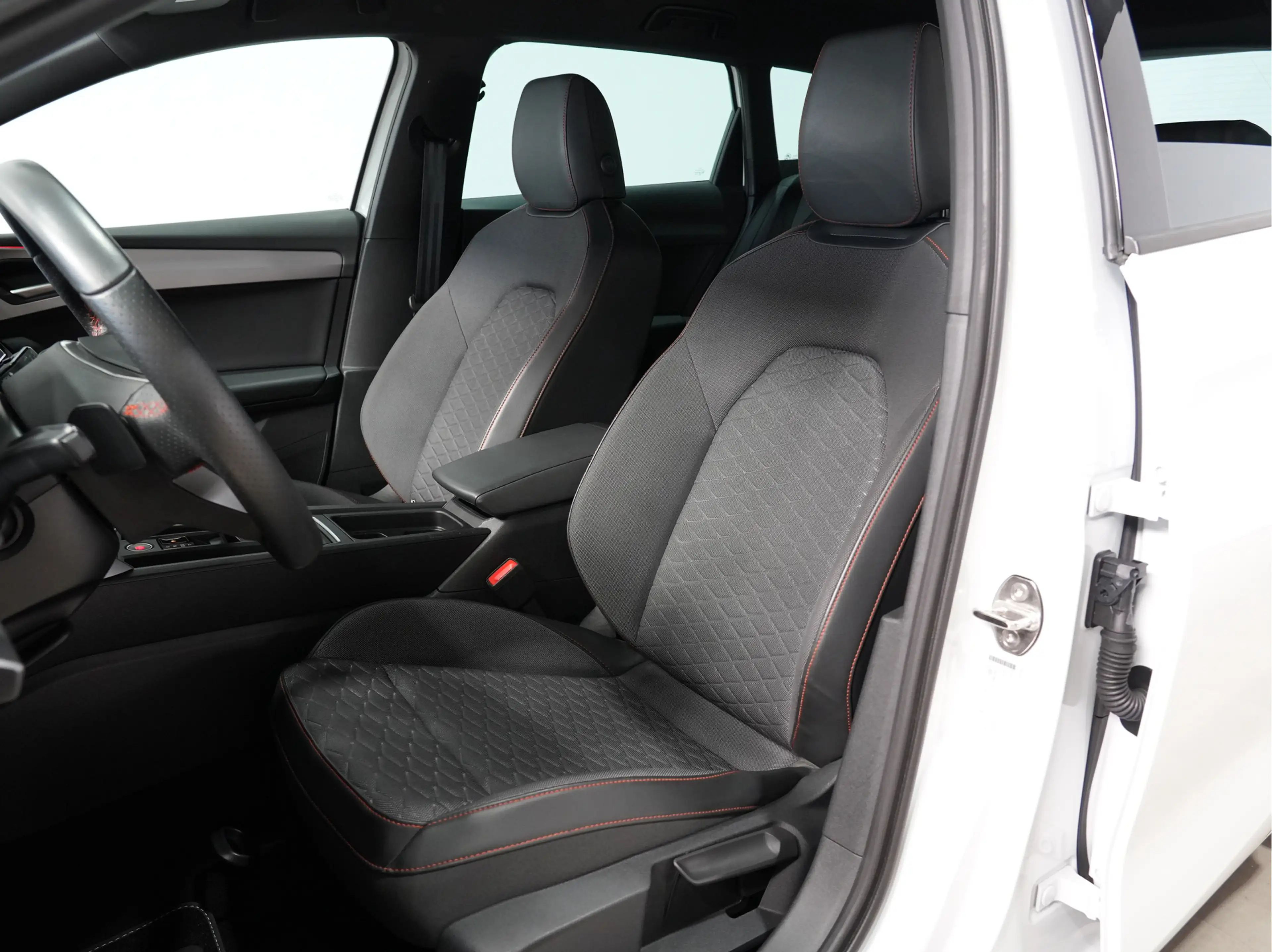 SEAT Leon e-Hybrid Sportstourer 1.4 TSI eHybrid PHEV FR Business Inte — photo 12