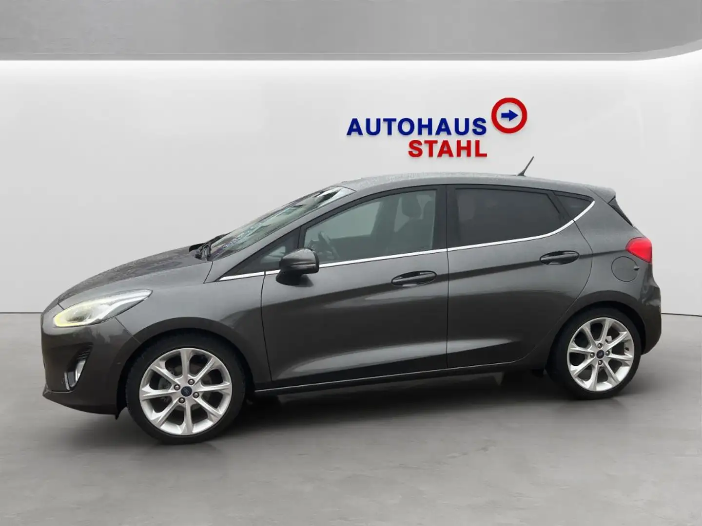 Ford Fiesta 1.0 EcoBoost S&S Aut. TITANIUM Gris - 2