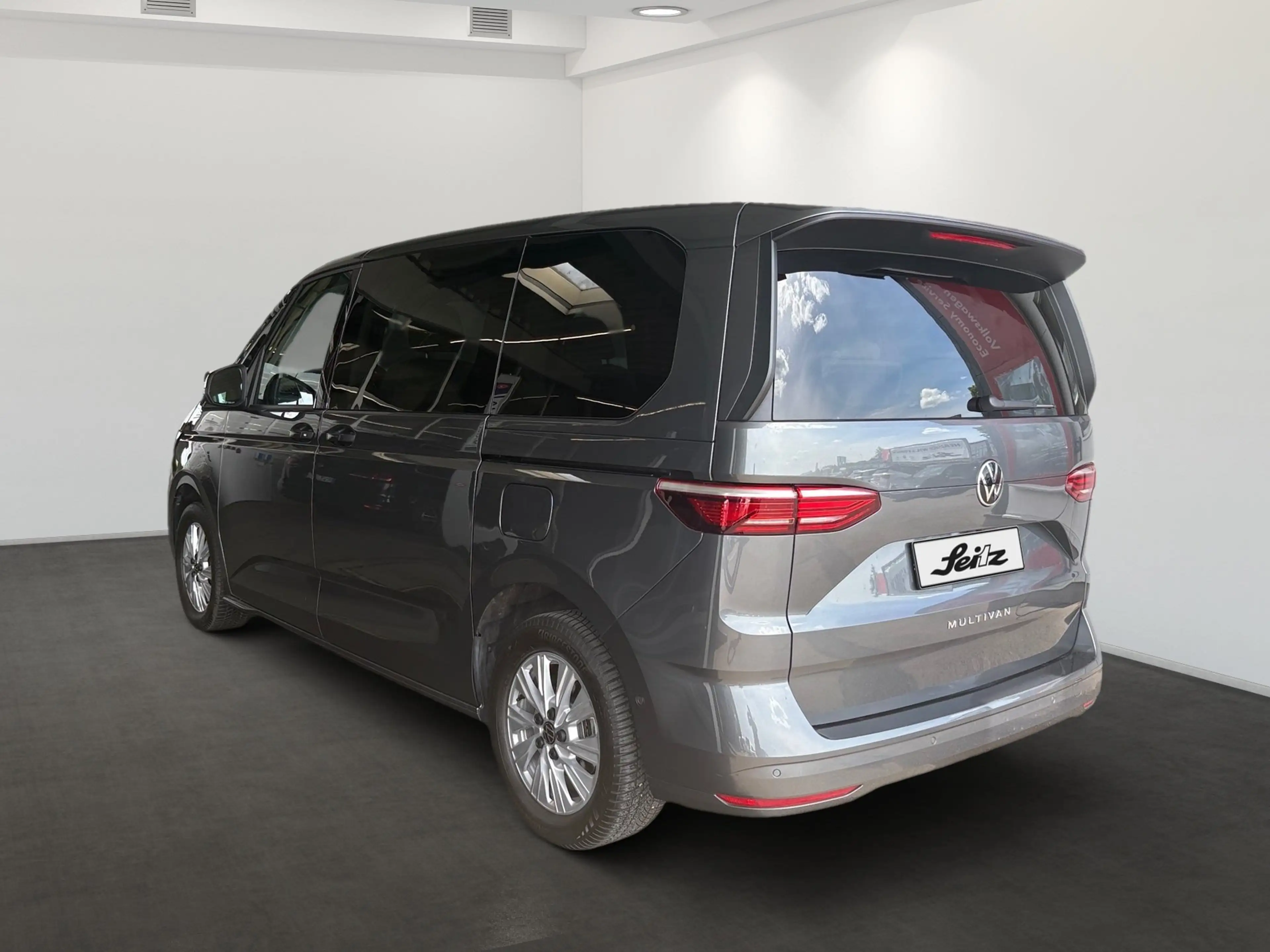 Volkswagen T7 Multivan 2.0 TDI KÜ Life *7S*AHK*KAMERA* — photo 5