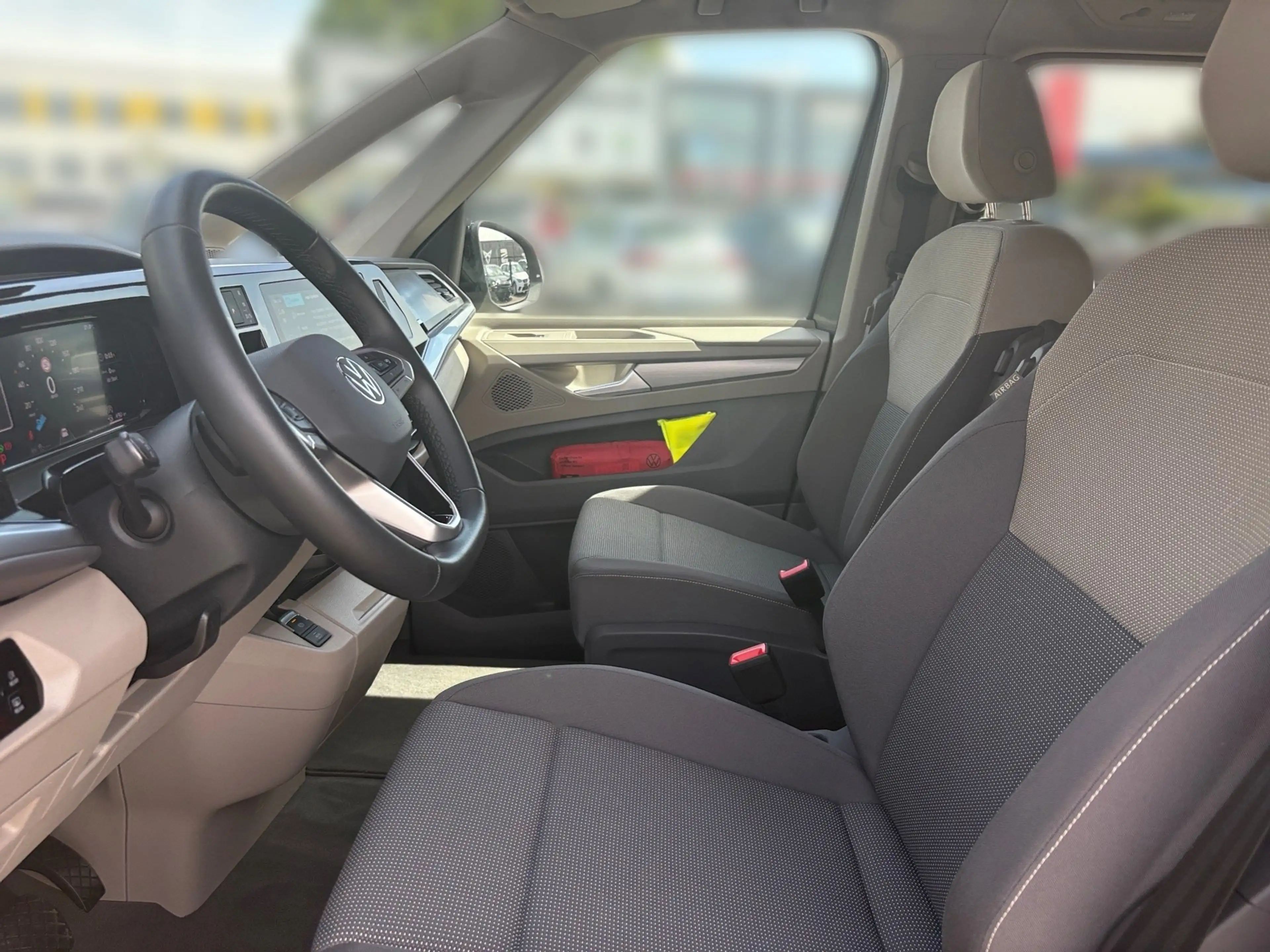 Volkswagen T7 Multivan 2.0 TDI KÜ Life *7S*AHK*KAMERA* — photo 11