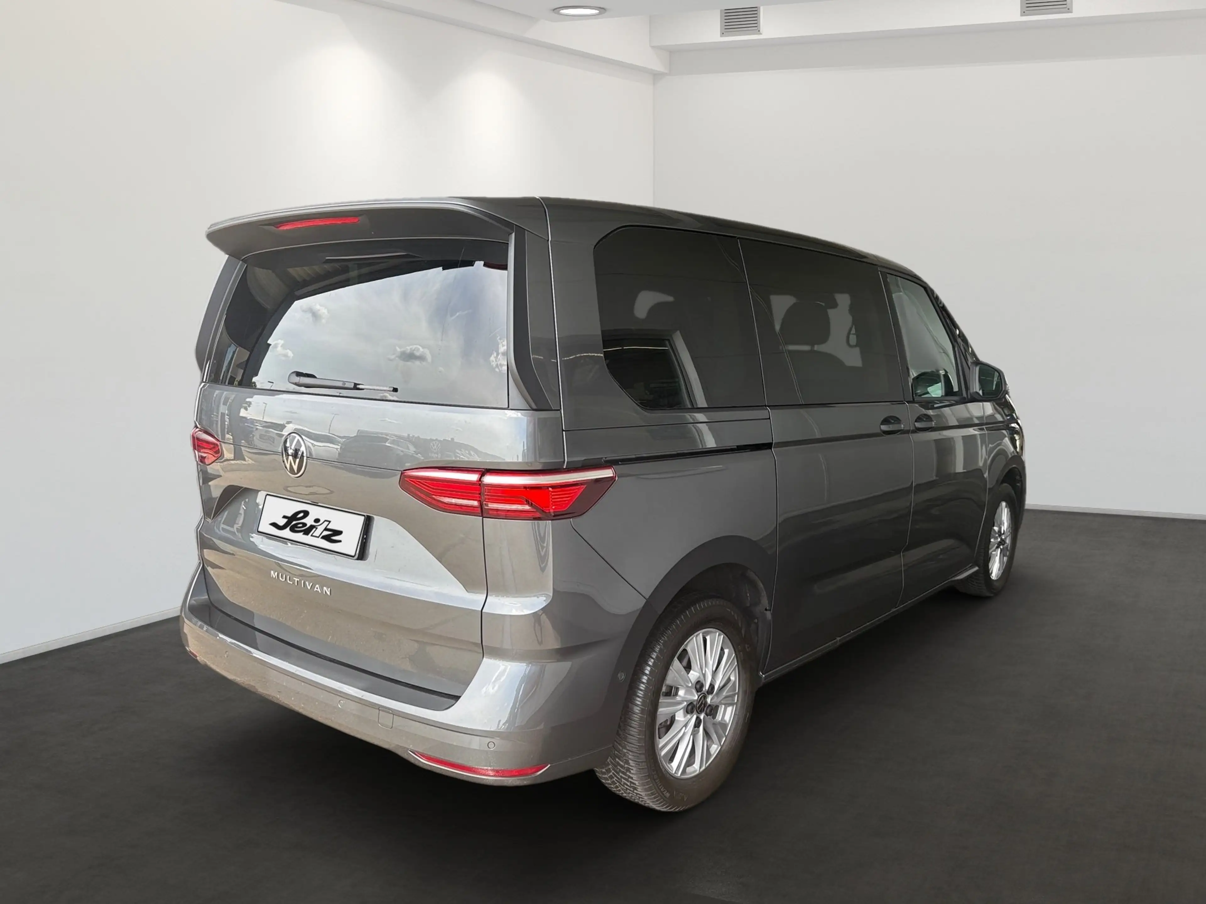 Volkswagen T7 Multivan 2.0 TDI KÜ Life *7S*AHK*KAMERA* — photo 6
