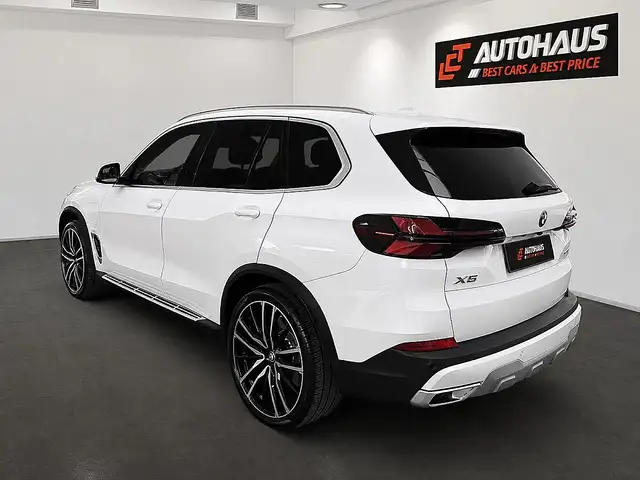 BMW X5 view 3