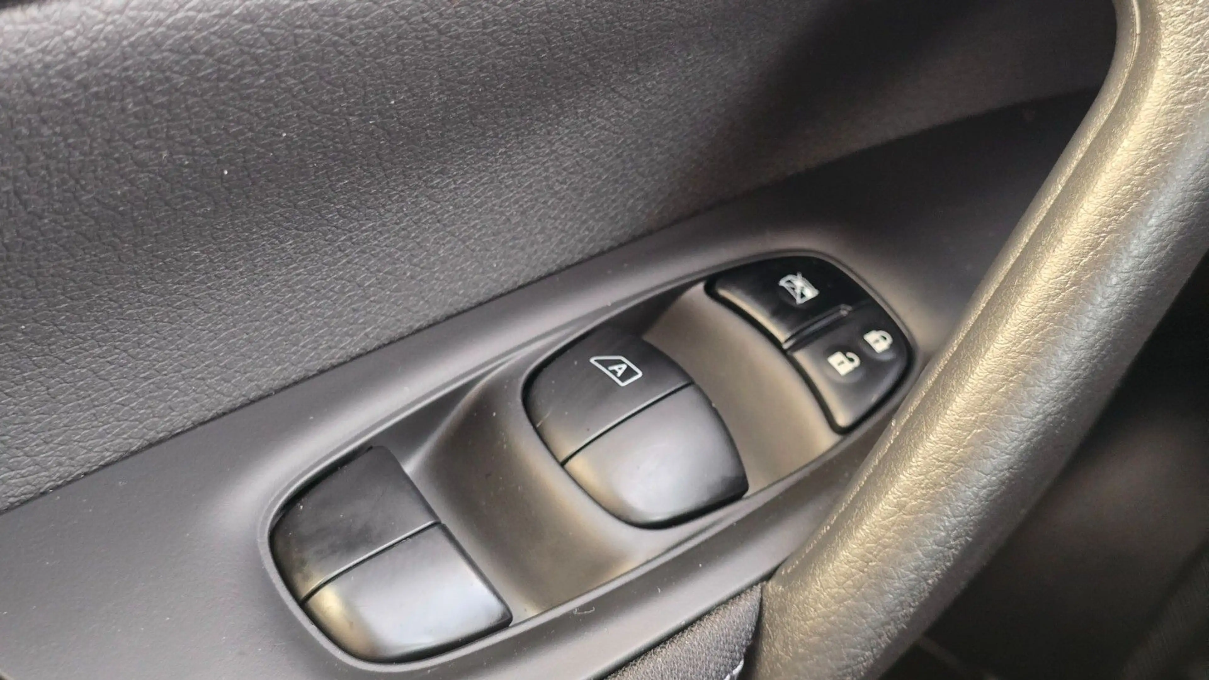 Nissan Qashqai Acenta Automatik SHZ PDC BT TEL — photo 15