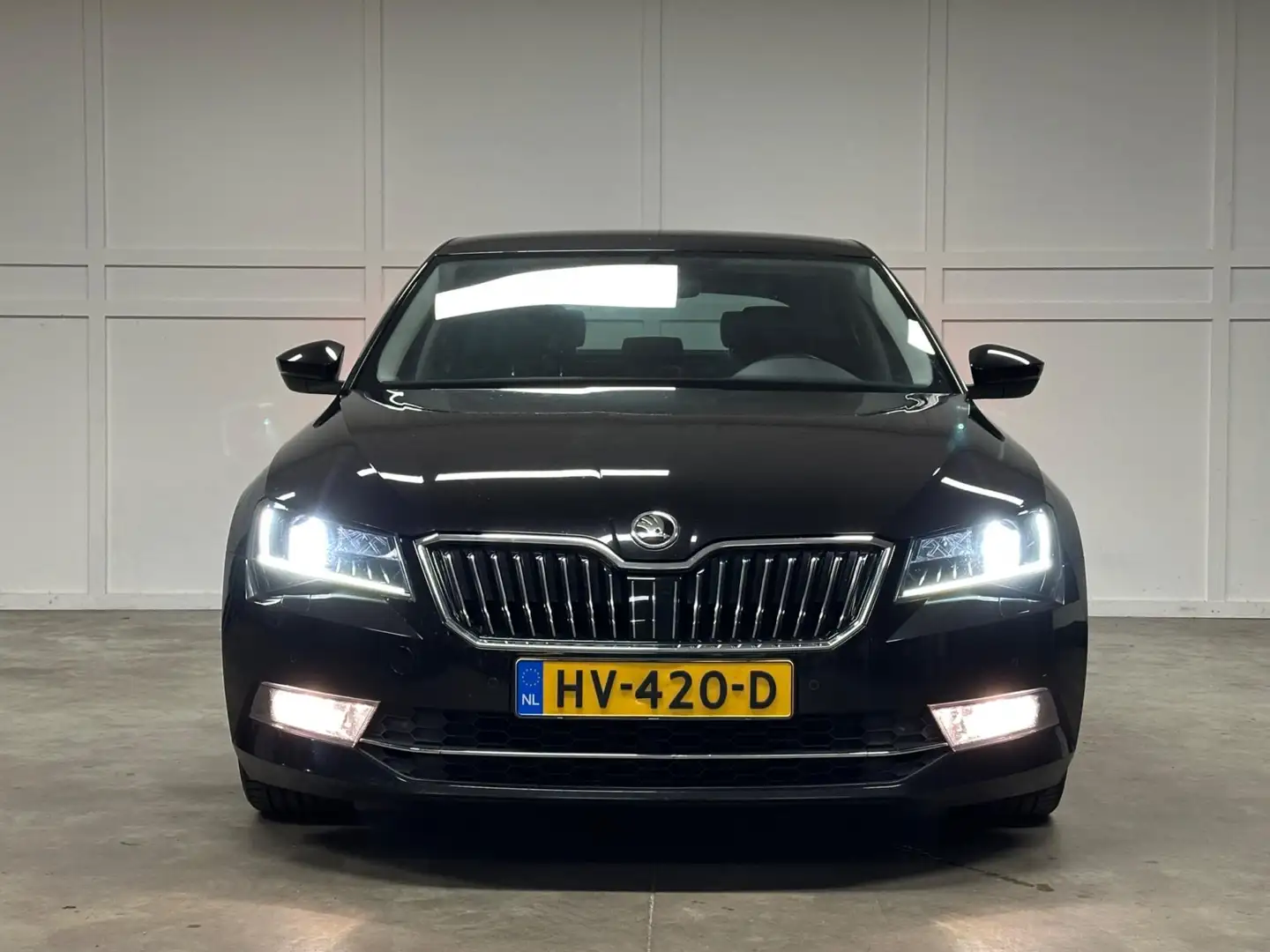 Skoda Superb 1.4 TSI ACT Style Business / 2016 / Navi / Cruise Noir - 2