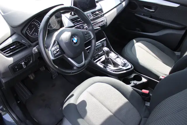 BMW 2 Series view 8