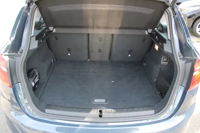 BMW 2 Series view 11