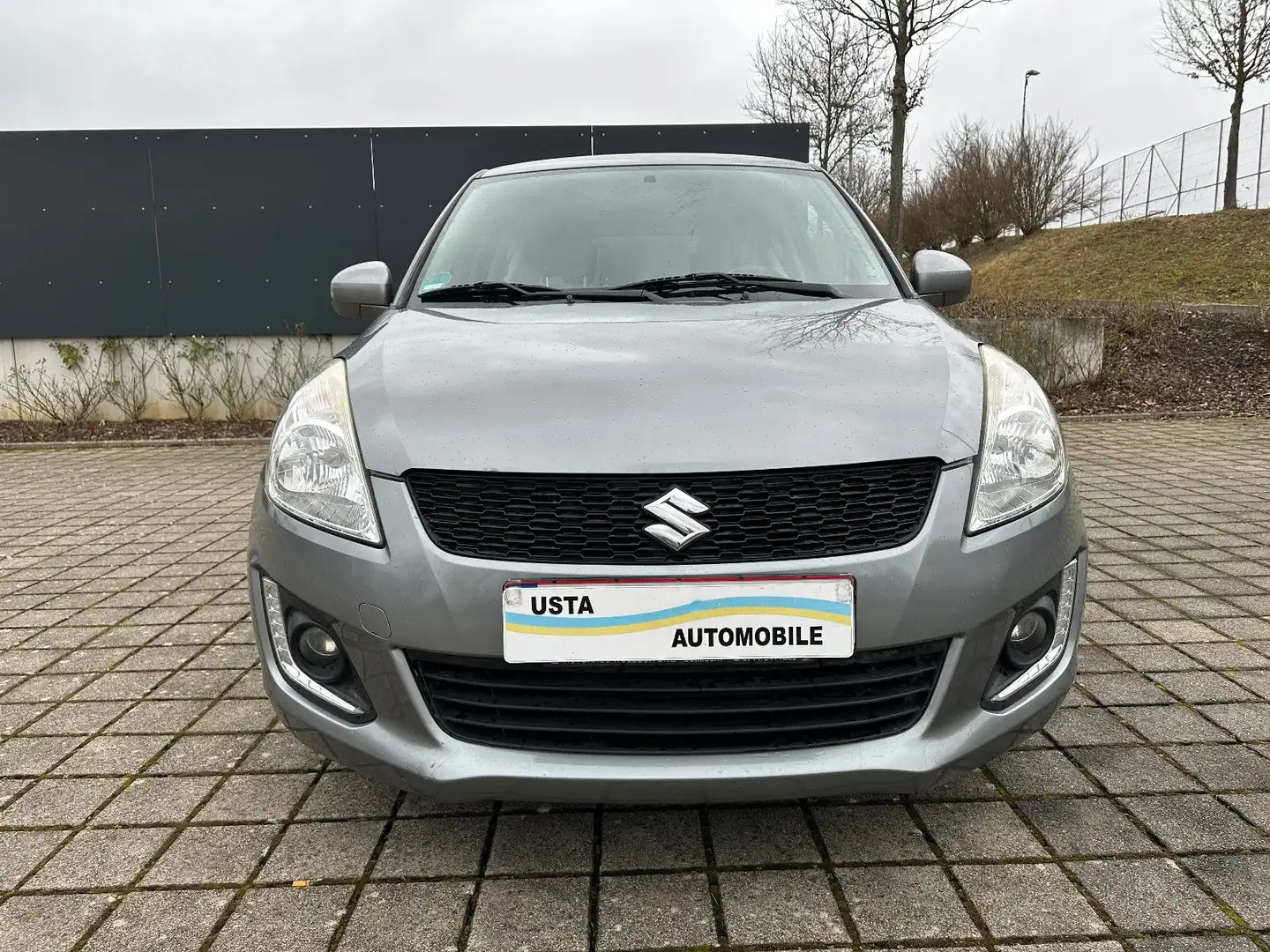 Suzuki Swift Comfort Grau - 2