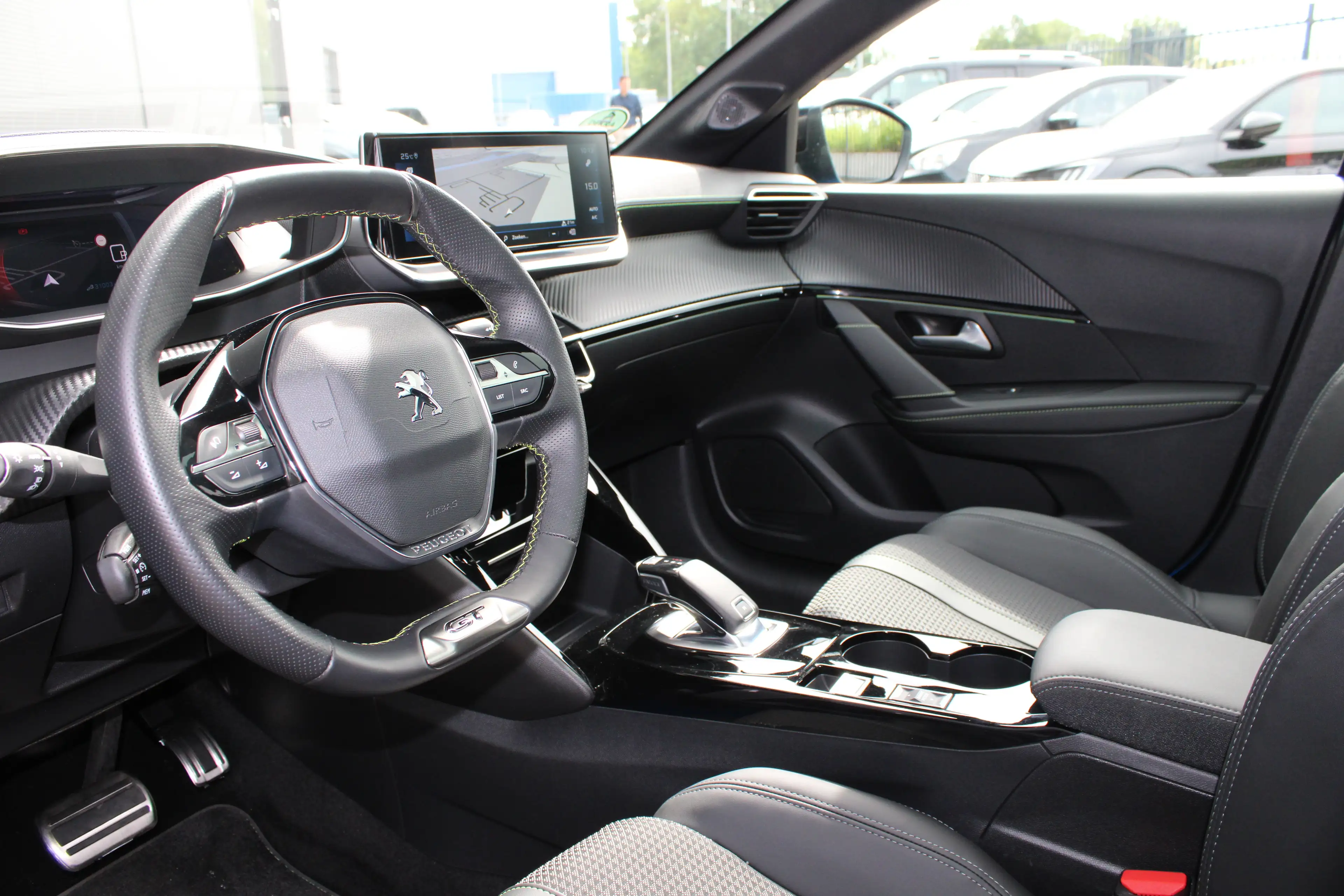 Peugeot 208 1.2 PureTech 130pk GT | Automaat | Navigatie | Cam — photo 18