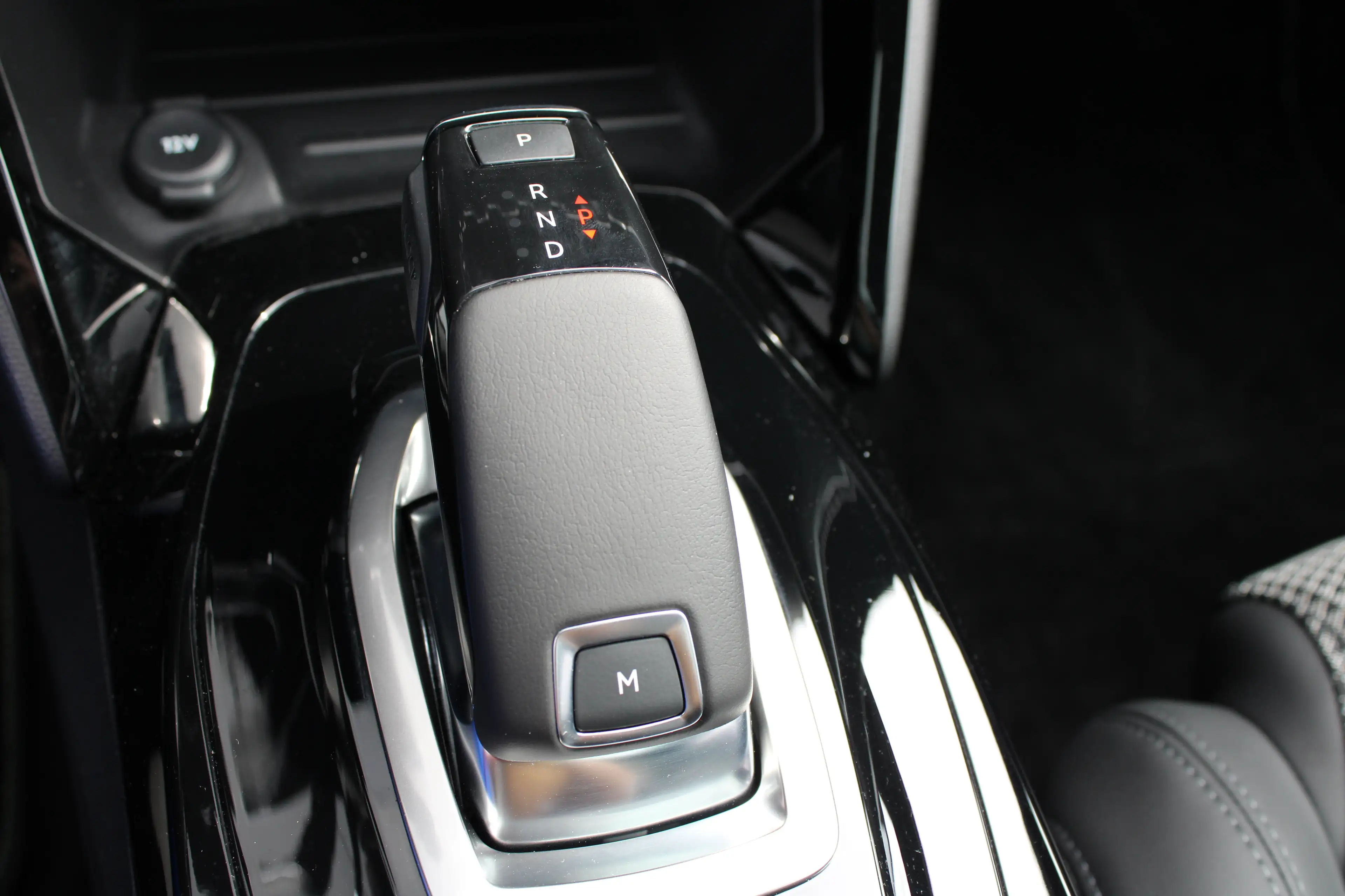 Peugeot 208 1.2 PureTech 130pk GT | Automaat | Navigatie | Cam — photo 34