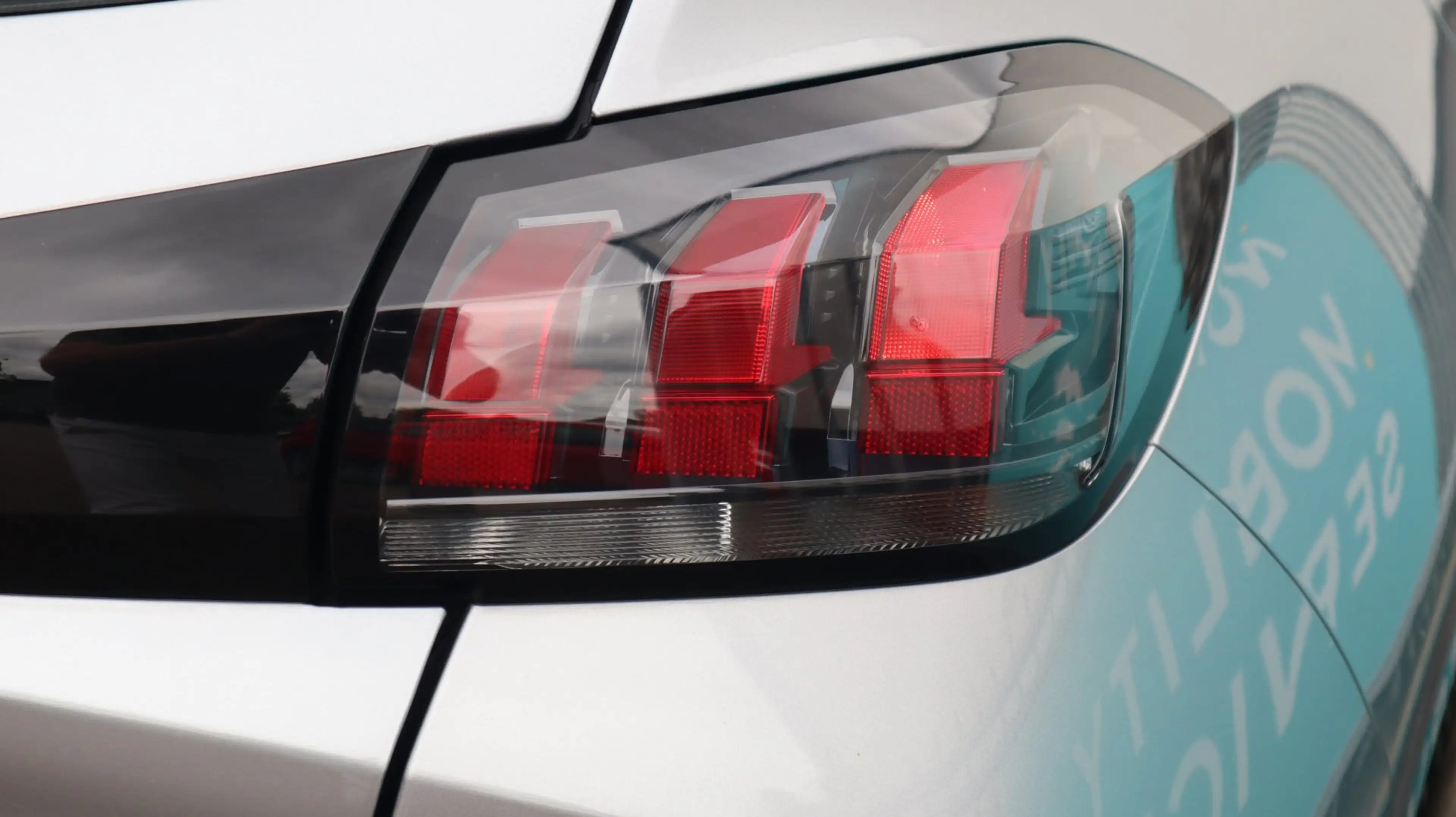 Peugeot e-208 EV Allure Pack 50 kWh SOH92% Clima Stoelverw LMV — photo 9