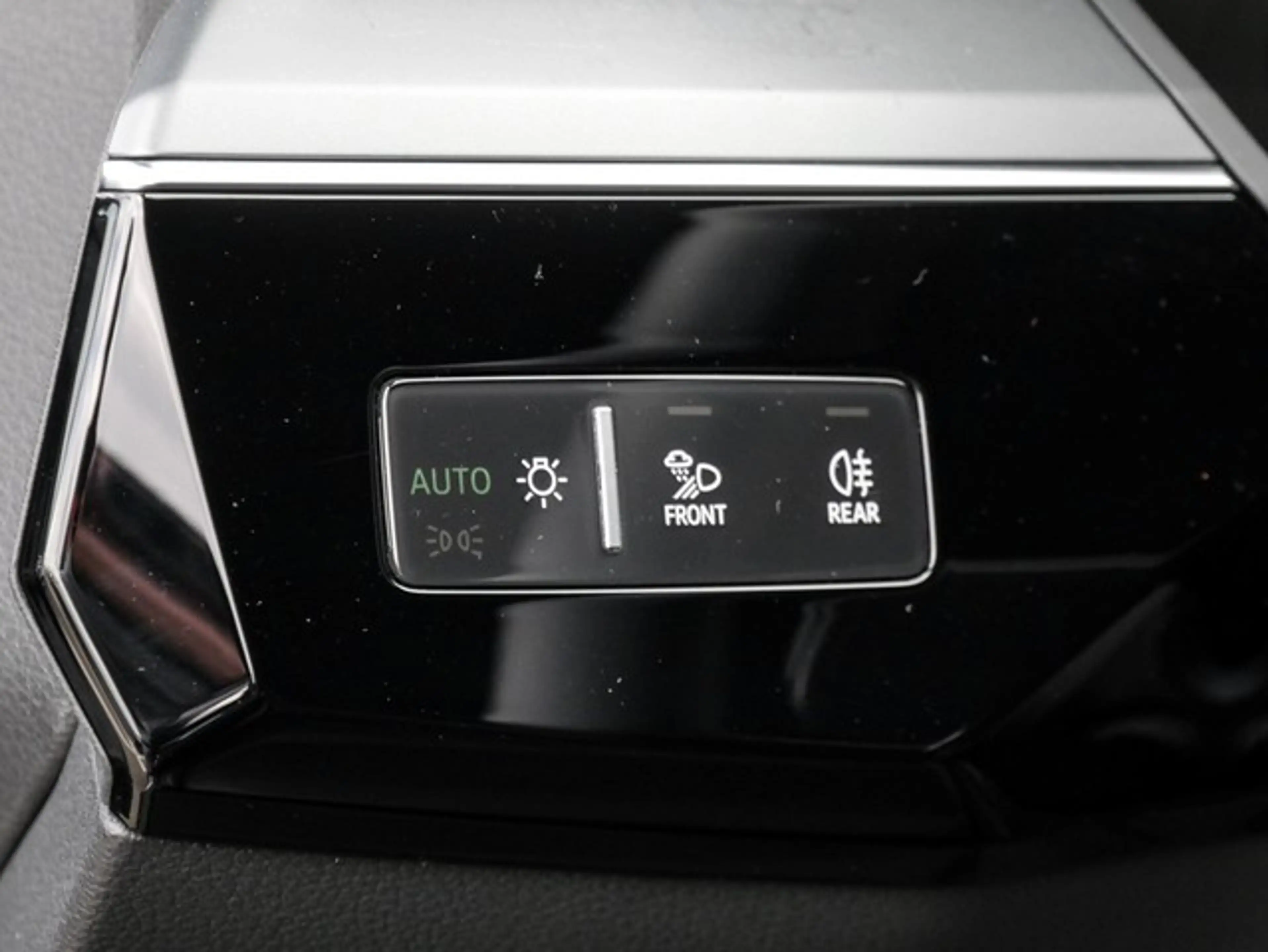 Audi e-tron 55 quattro advanced PANO 360CAM LM20 NAVI+ — photo 13