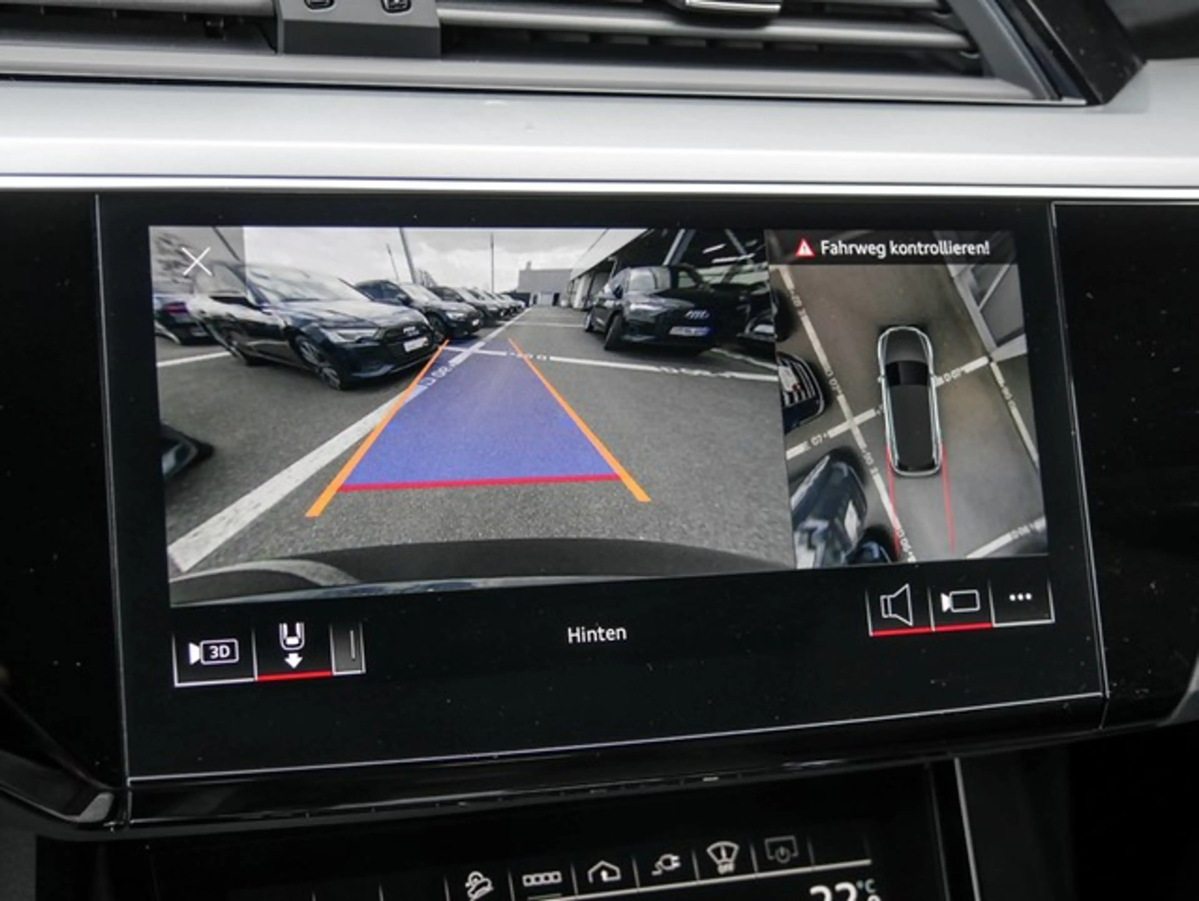 Audi e-tron 55 quattro advanced PANO 360CAM LM20 NAVI+ — photo 8