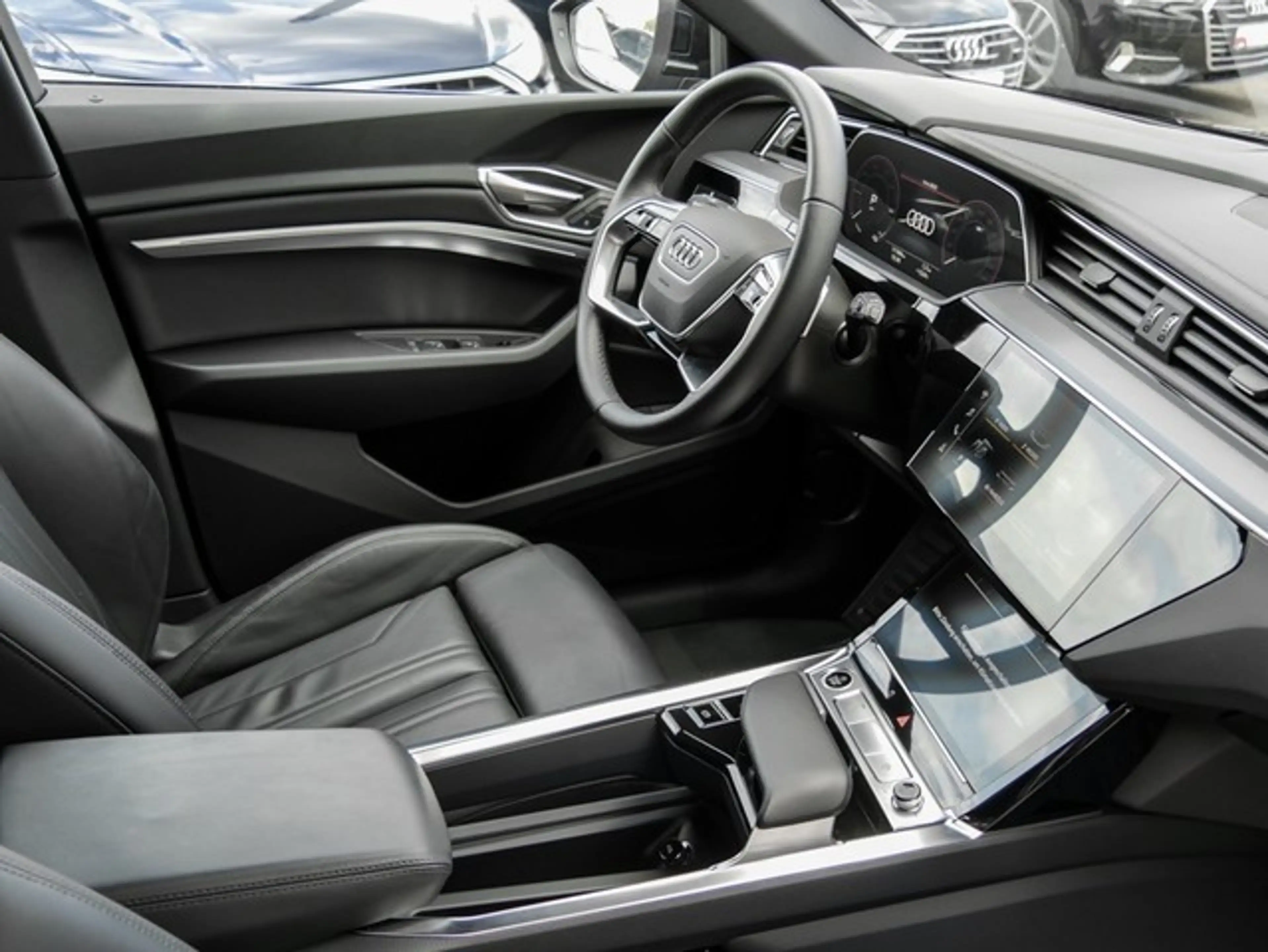 Audi e-tron 55 quattro advanced PANO 360CAM LM20 NAVI+ — photo 3
