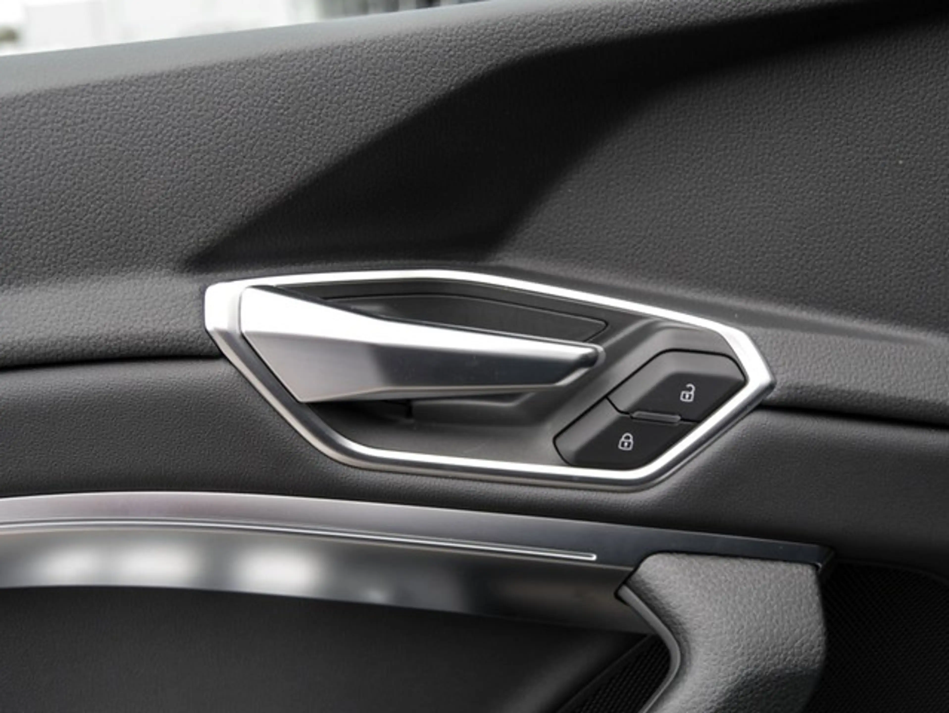 Audi e-tron 55 quattro advanced PANO 360CAM LM20 NAVI+ — photo 11