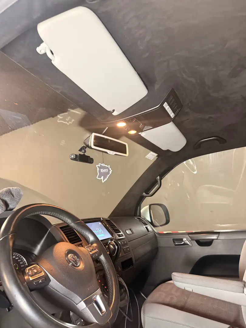 Volkswagen T5 Caravelle DSG - 2