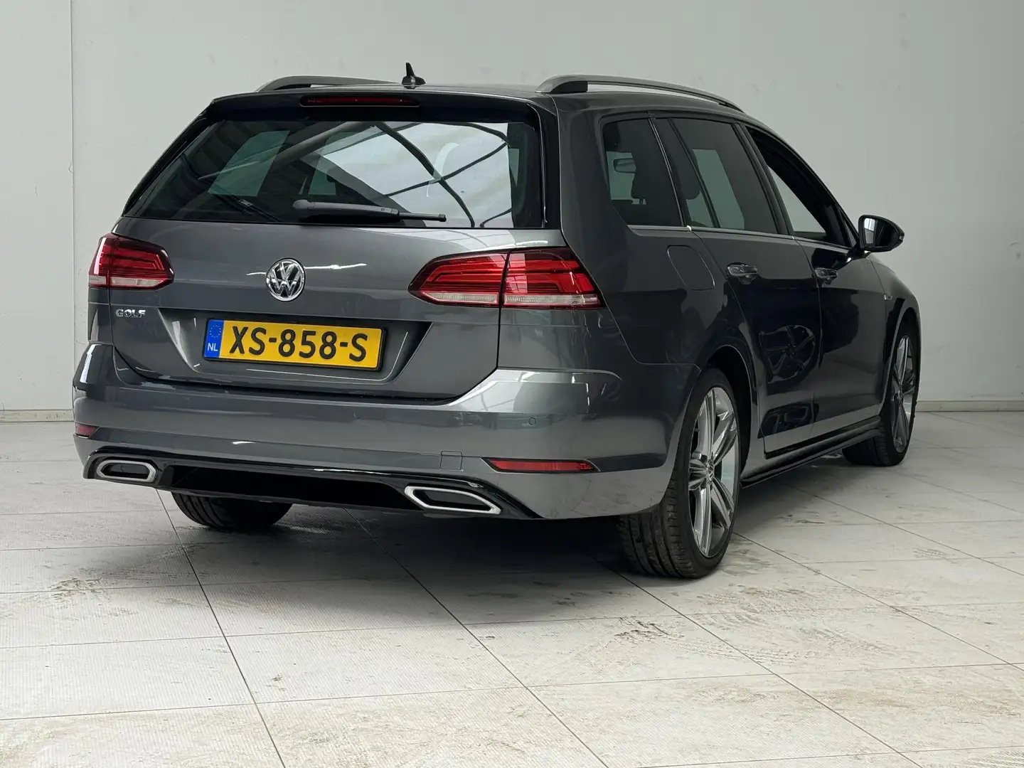 Volkswagen Golf Variant 1.5 TSI Highline Business R | Navigatie  | Camera Grijs - 2