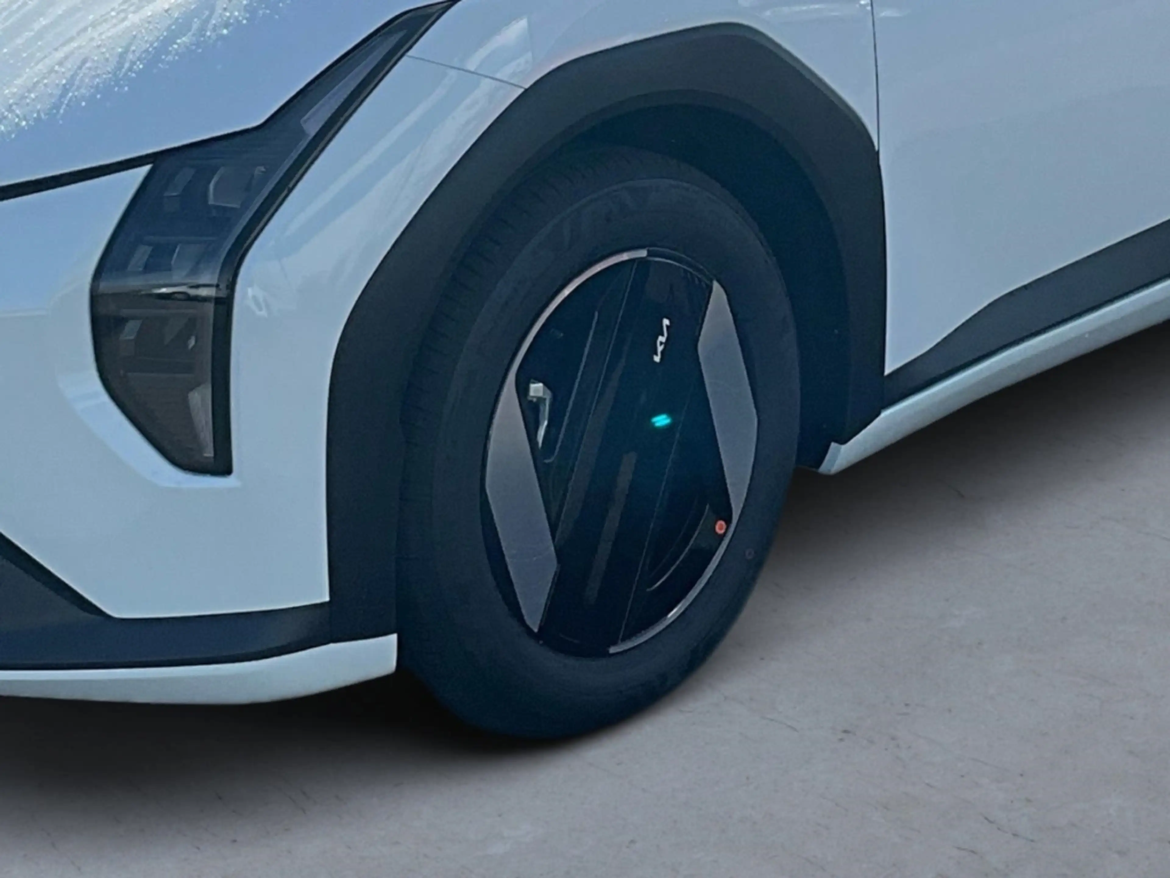Kia EV4 150 kW Air P1 Wärmepumpe Navi LED ACC Apple CarPla — photo 6