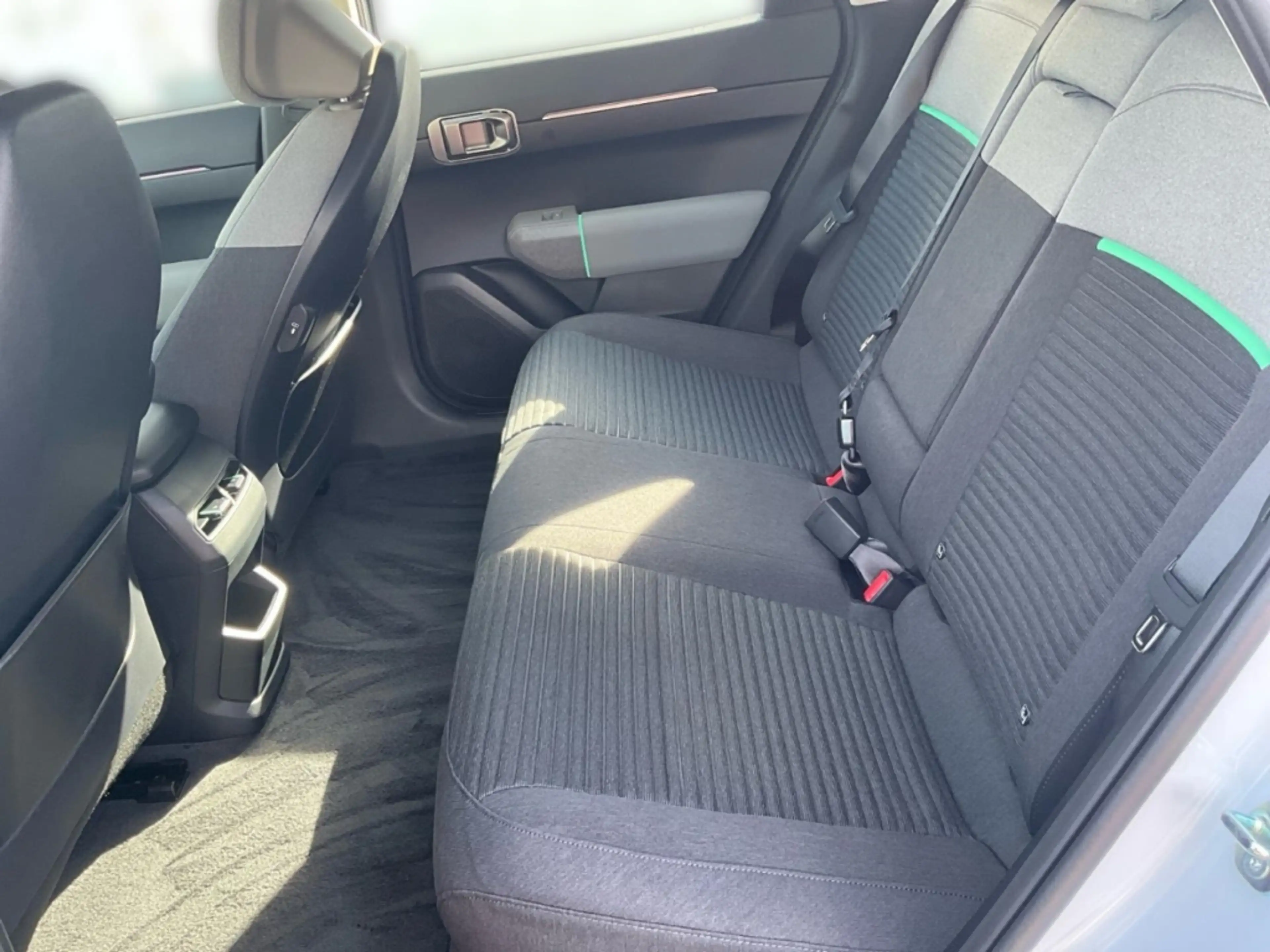 Kia EV4 150 kW Air P1 Wärmepumpe Navi LED ACC Apple CarPla — photo 11