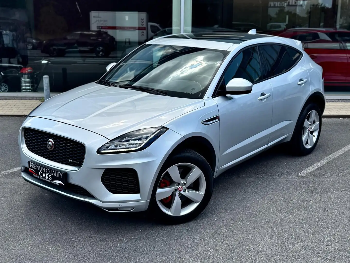 Jaguar E-Pace E-Pace P250 AWD / 250 PK / CAM / PANO / MEMORY SEA Zilver - 2
