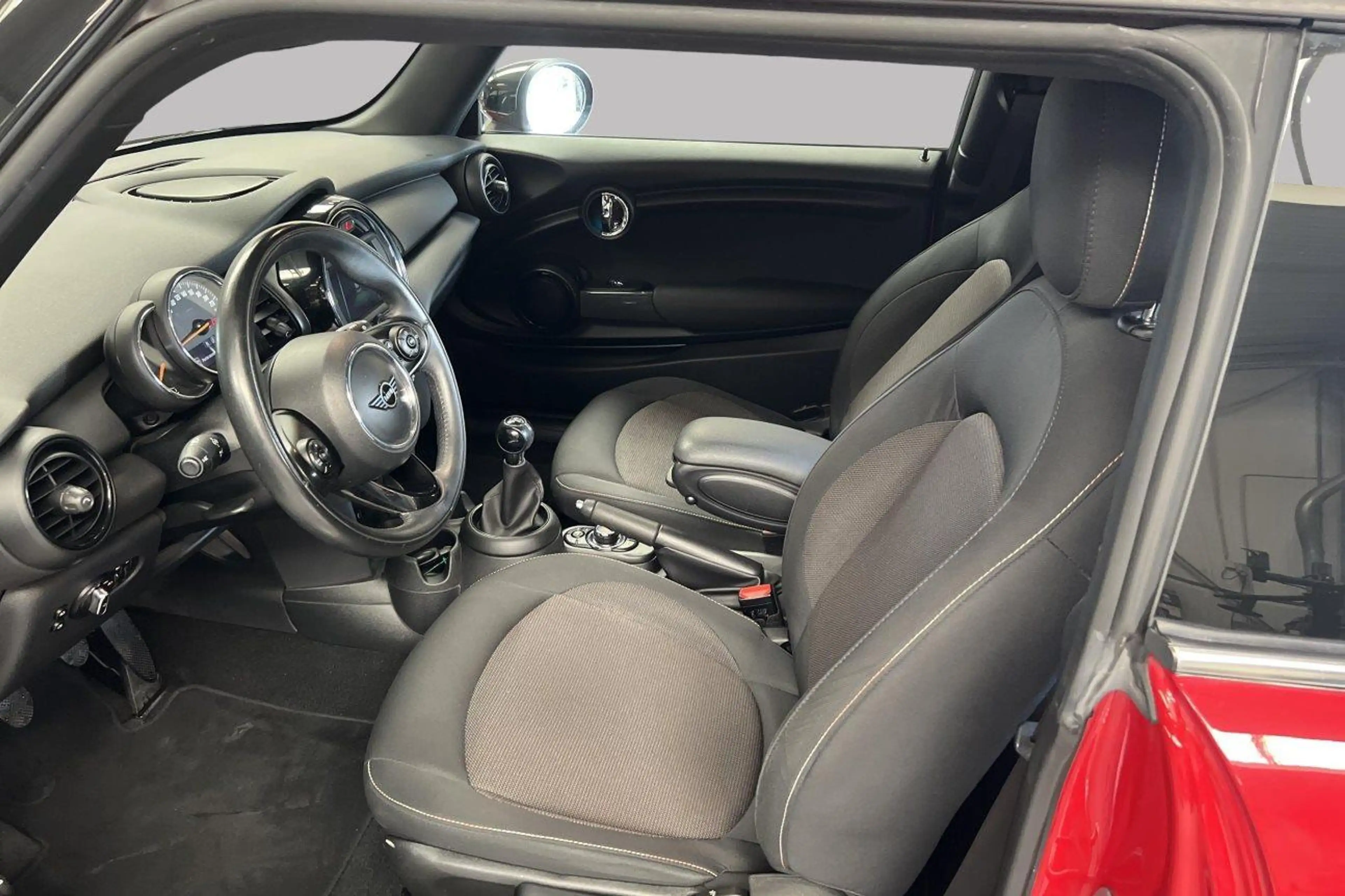 MINI One 3p — photo 10