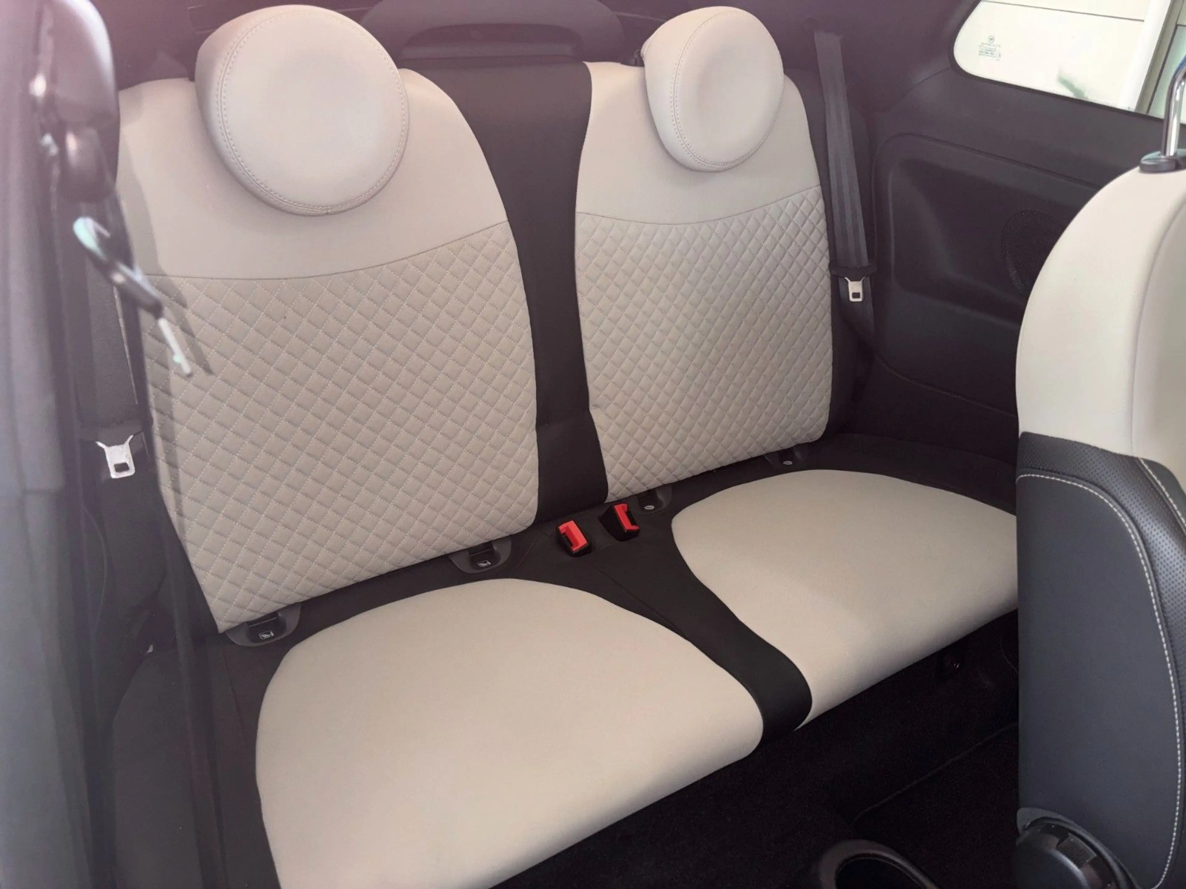 Fiat 500C Hybrid DolceVita SITZHEIZUNG! Beats Leder — photo 12