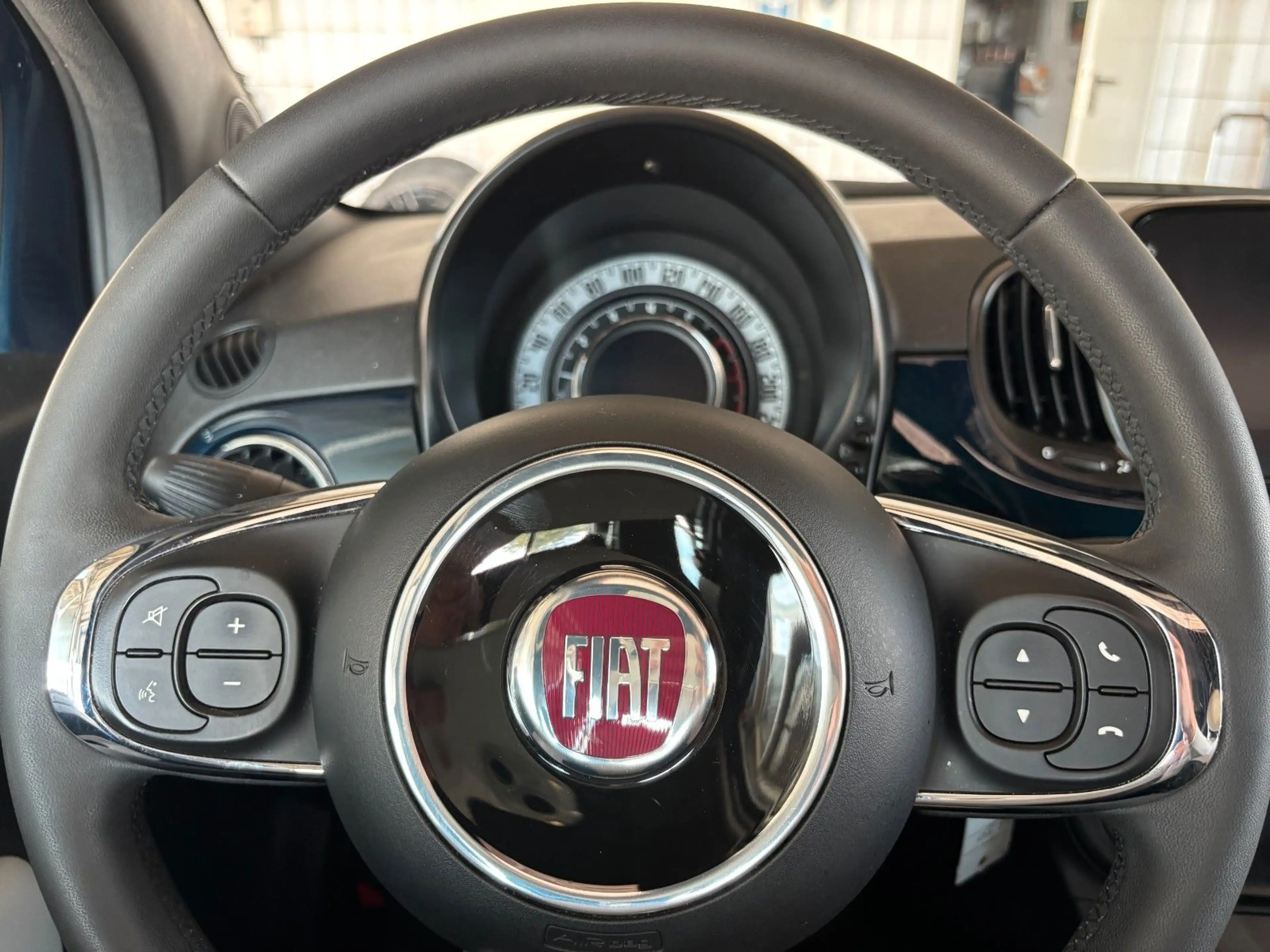 Fiat 500C Hybrid DolceVita SITZHEIZUNG! Beats Leder — photo 14