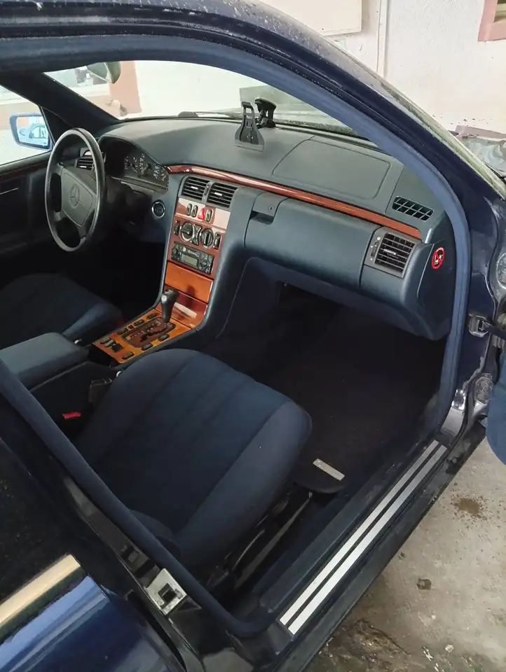 Mercedes-Benz E 280 4-Matic Classic, foto 5