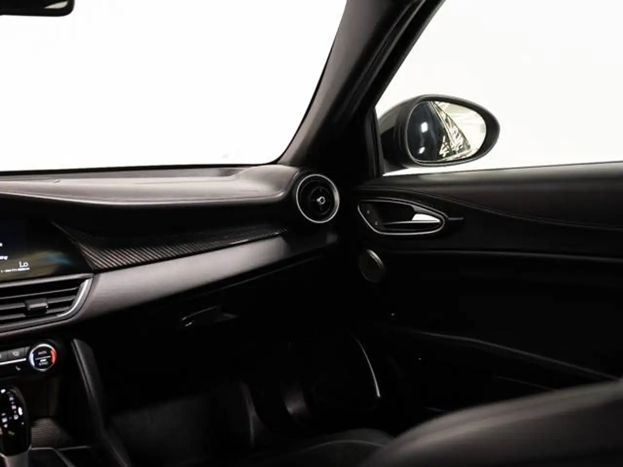 Alfa Romeo Giulia снимка Alfa Romeo Giulia