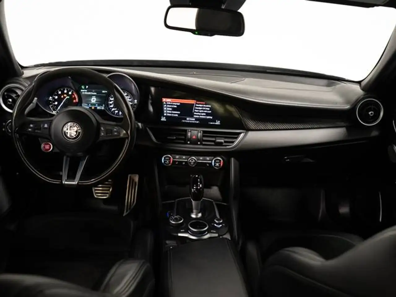 Alfa Romeo Giulia снимка Alfa Romeo Giulia