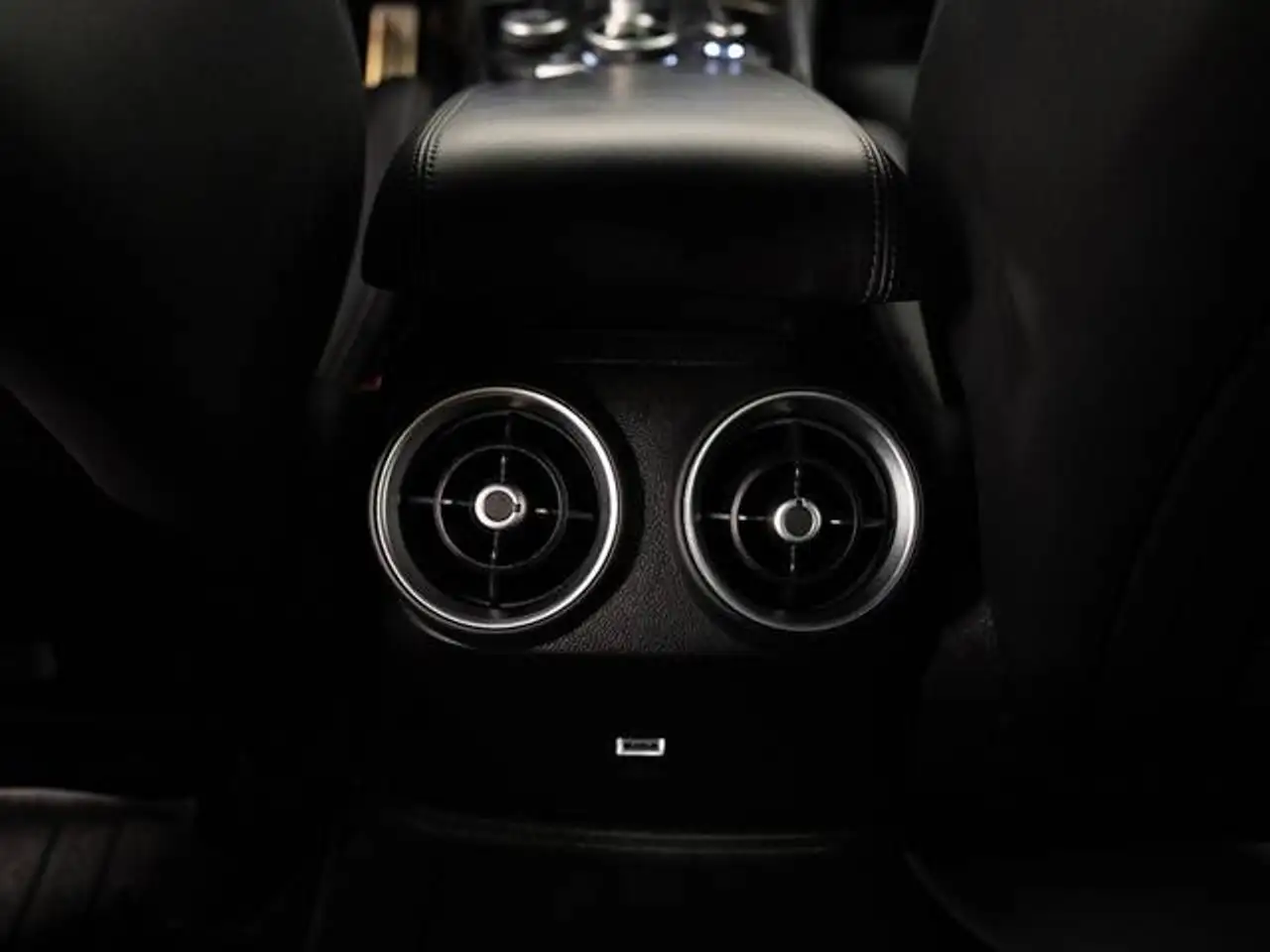 Alfa Romeo Giulia снимка Alfa Romeo Giulia