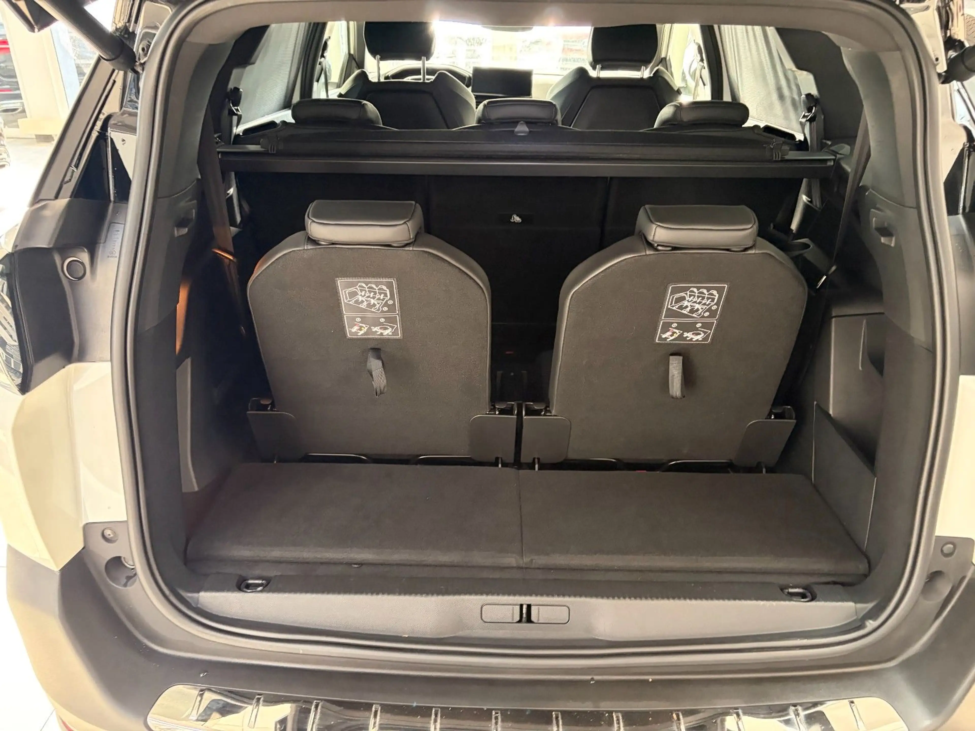 Peugeot 5008 2.0 Blue-HDi GT 7-Sitze *ACC*FOCAL*LED*360° — photo 25
