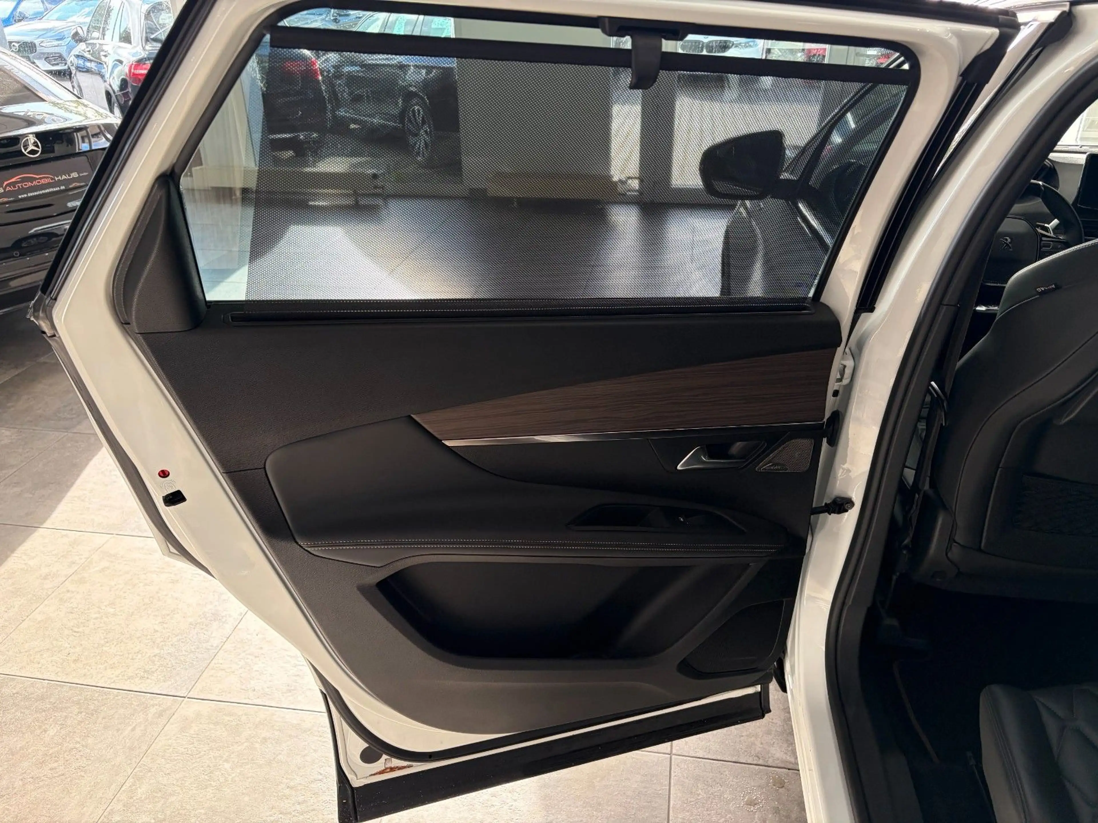 Peugeot 5008 2.0 Blue-HDi GT 7-Sitze *ACC*FOCAL*LED*360° — photo 32
