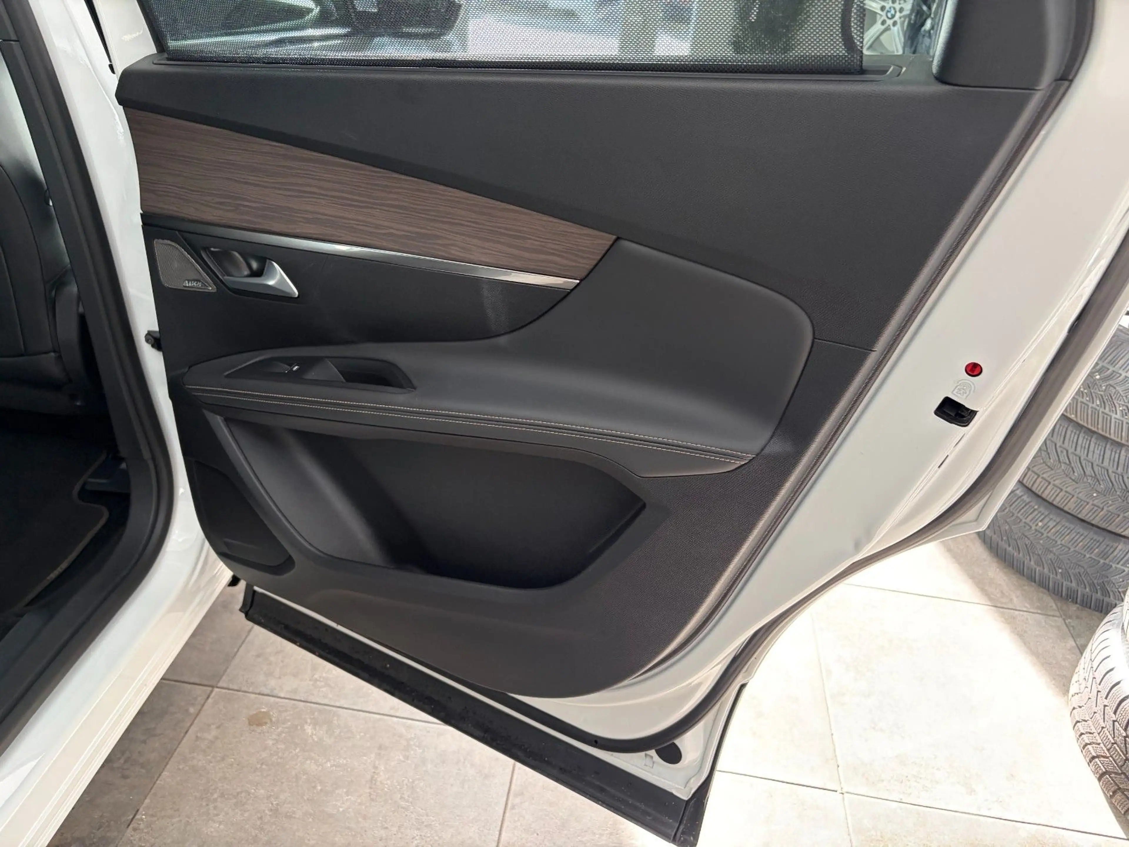 Peugeot 5008 2.0 Blue-HDi GT 7-Sitze *ACC*FOCAL*LED*360° — photo 39