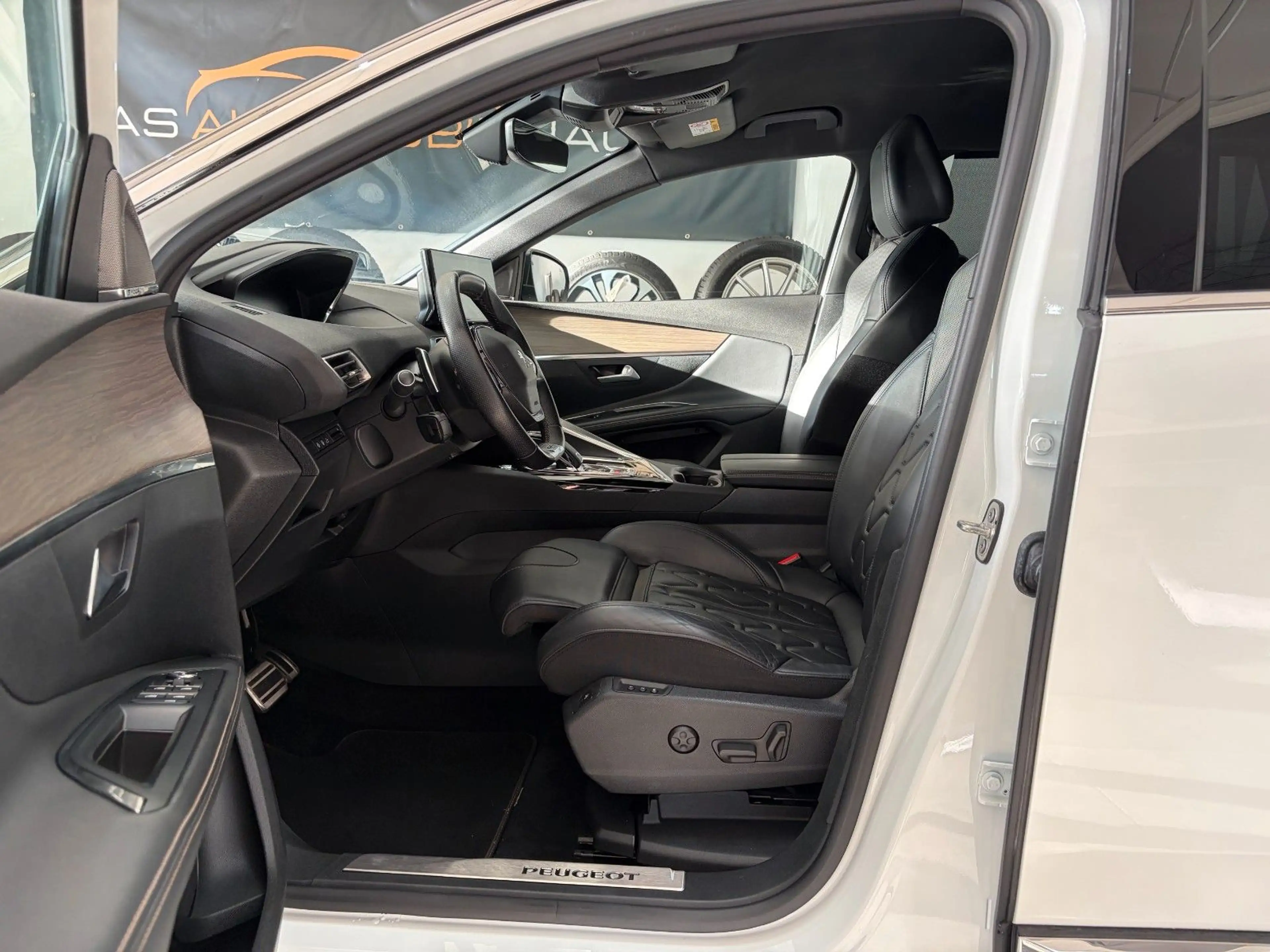 Peugeot 5008 2.0 Blue-HDi GT 7-Sitze *ACC*FOCAL*LED*360° — photo 30