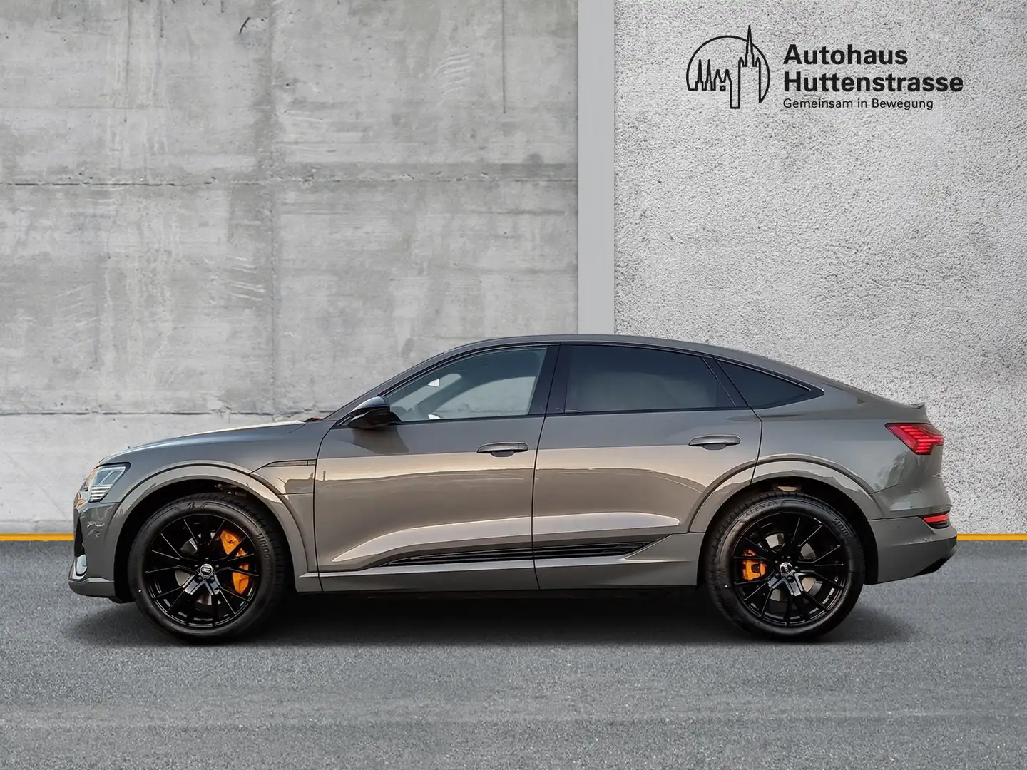 Audi e-tron Sportback 55 S Line Black Edition AHK MATRIX PANO Grau - 2