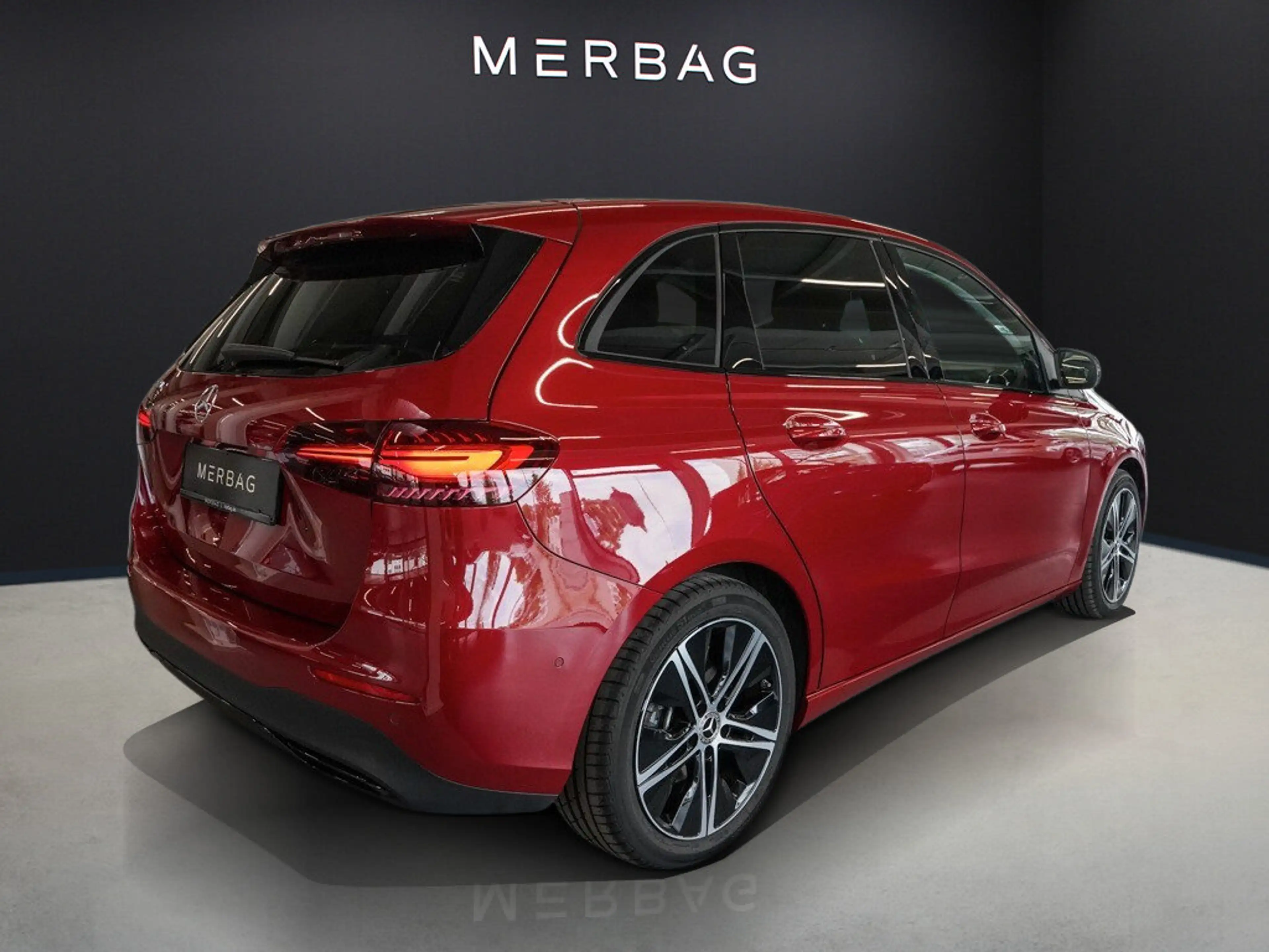 Mercedes-Benz B 220 B 220 d PROGRESSIVE PANO NIGHT DISTRONIC 360KAMERA — photo 2