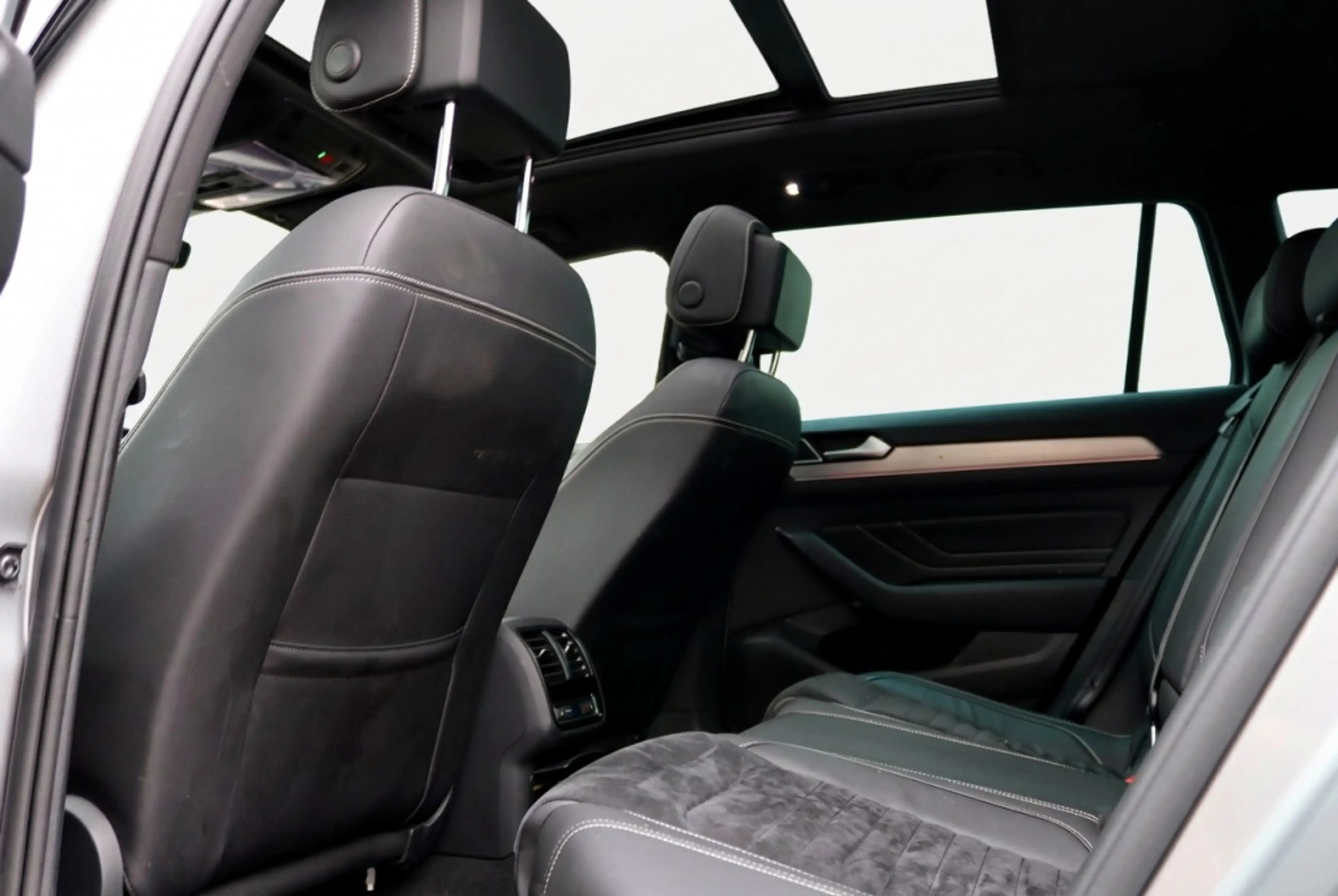 Volkswagen Passat Variant 1.4 TSI PHEV GTE R-Line Pano | 360° | Trekhaak | M — photo 11