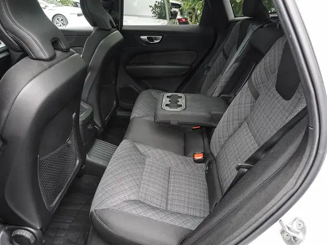 Volvo XC60 view 17
