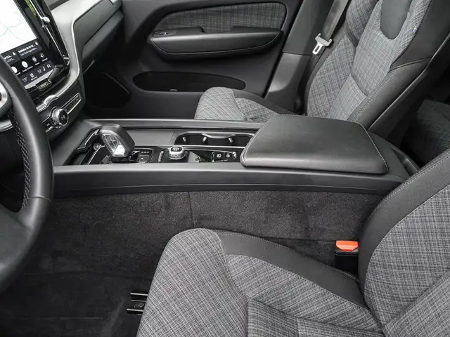 Volvo XC60 view 15