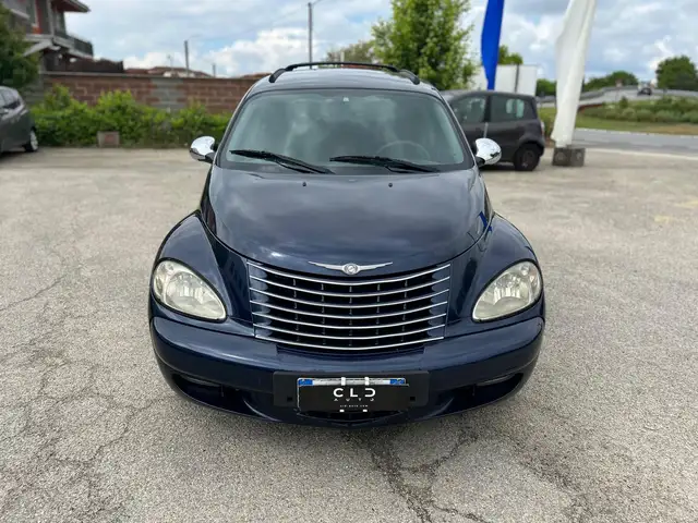 Chrysler PT Cruiser view 2