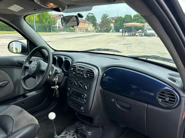 Chrysler PT Cruiser view 11