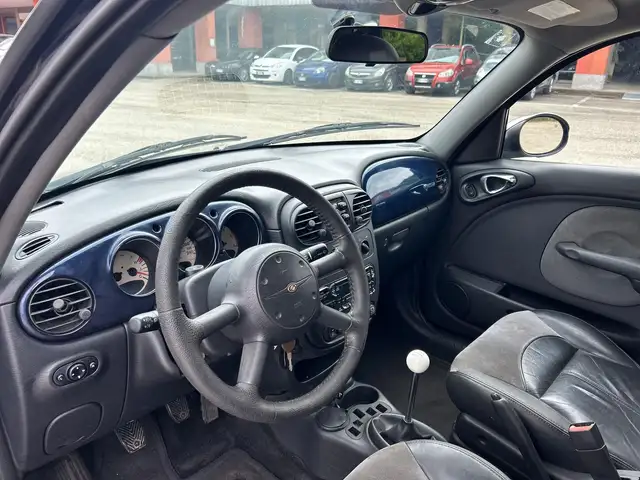 Chrysler PT Cruiser view 5